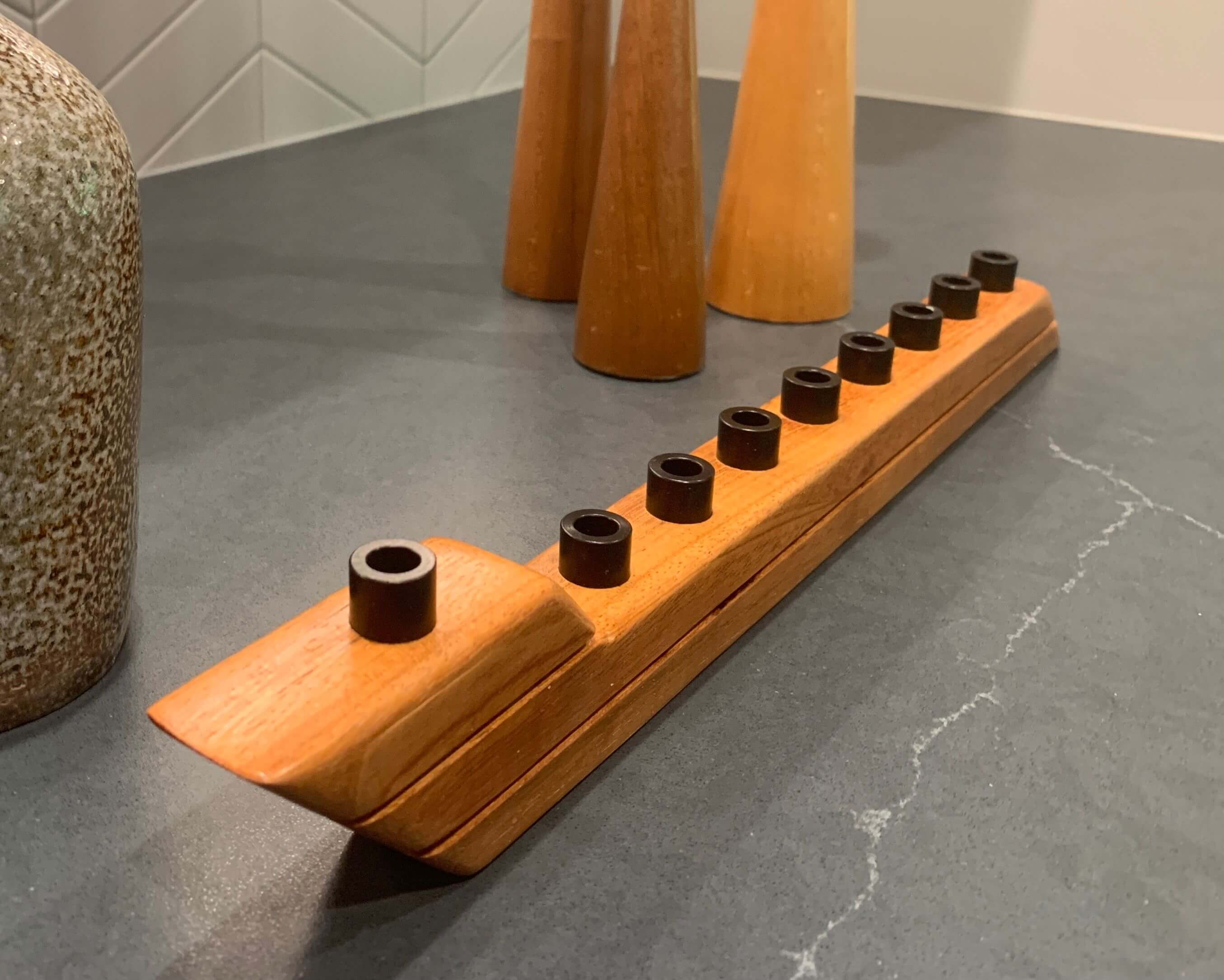 Modern Swoosh Hardwood Menorah、mySite、topwebapps