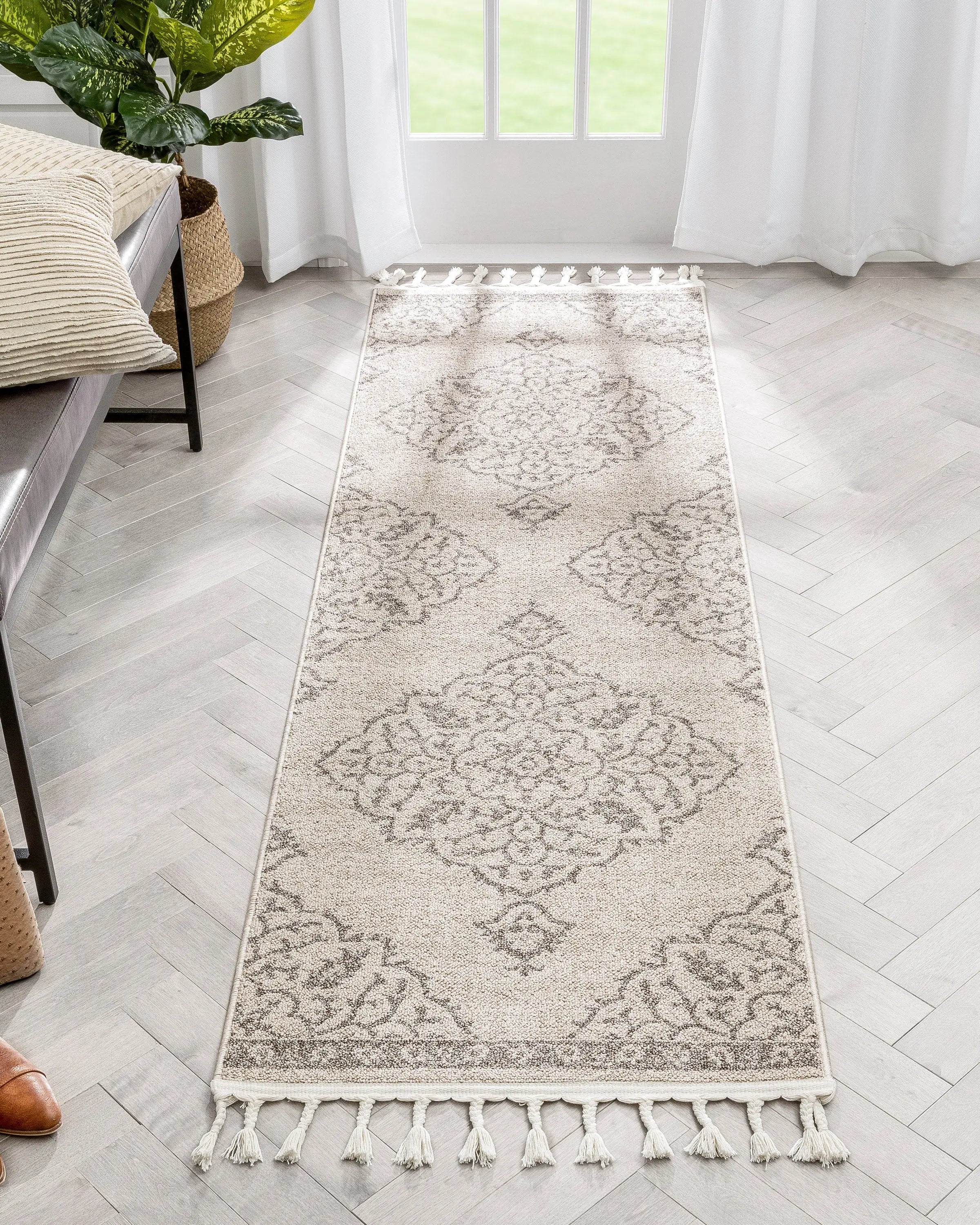 Mara Medallion Botanical Pattern Brown Beige Kilim-Style Rug、mySite、gigharbornorthrealestate