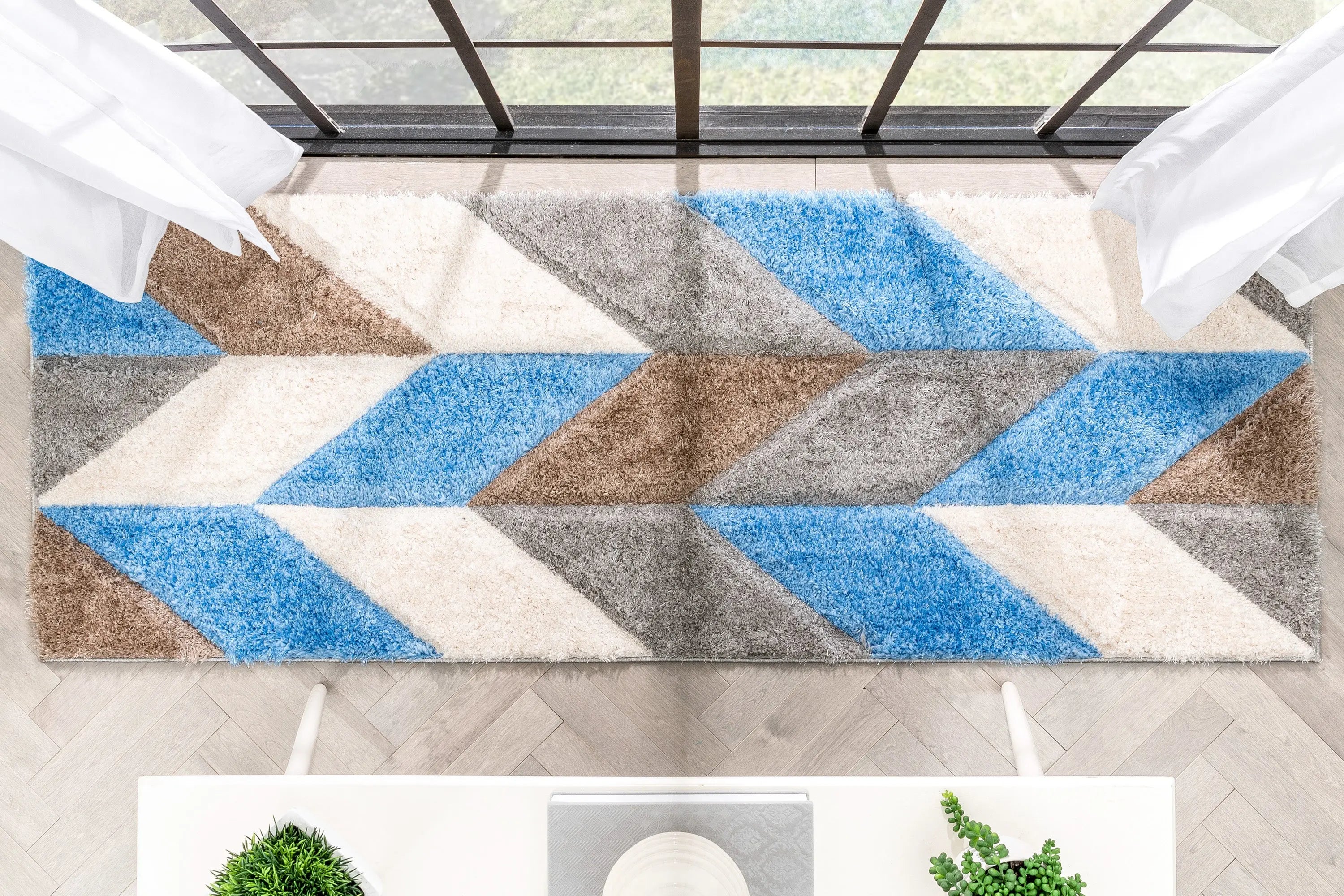 Mika Retro Chevron 3D Textured Shag Grey Light Blue Rug、mySite、gigharbornorthrealestate