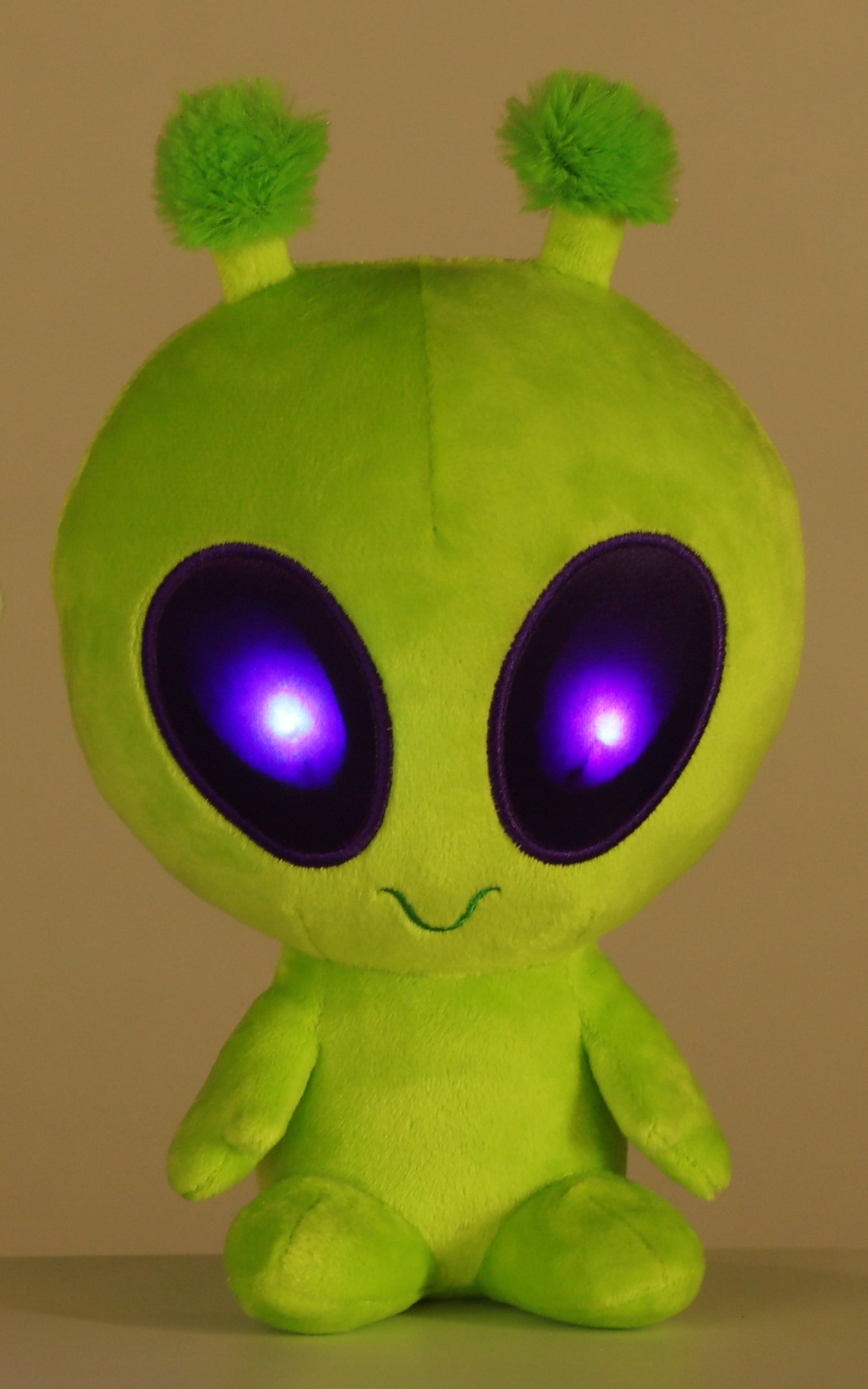 Aurora® - Galactic Cuties™ - 8 Twitch Light Up Alien、mySite、g9winljtr