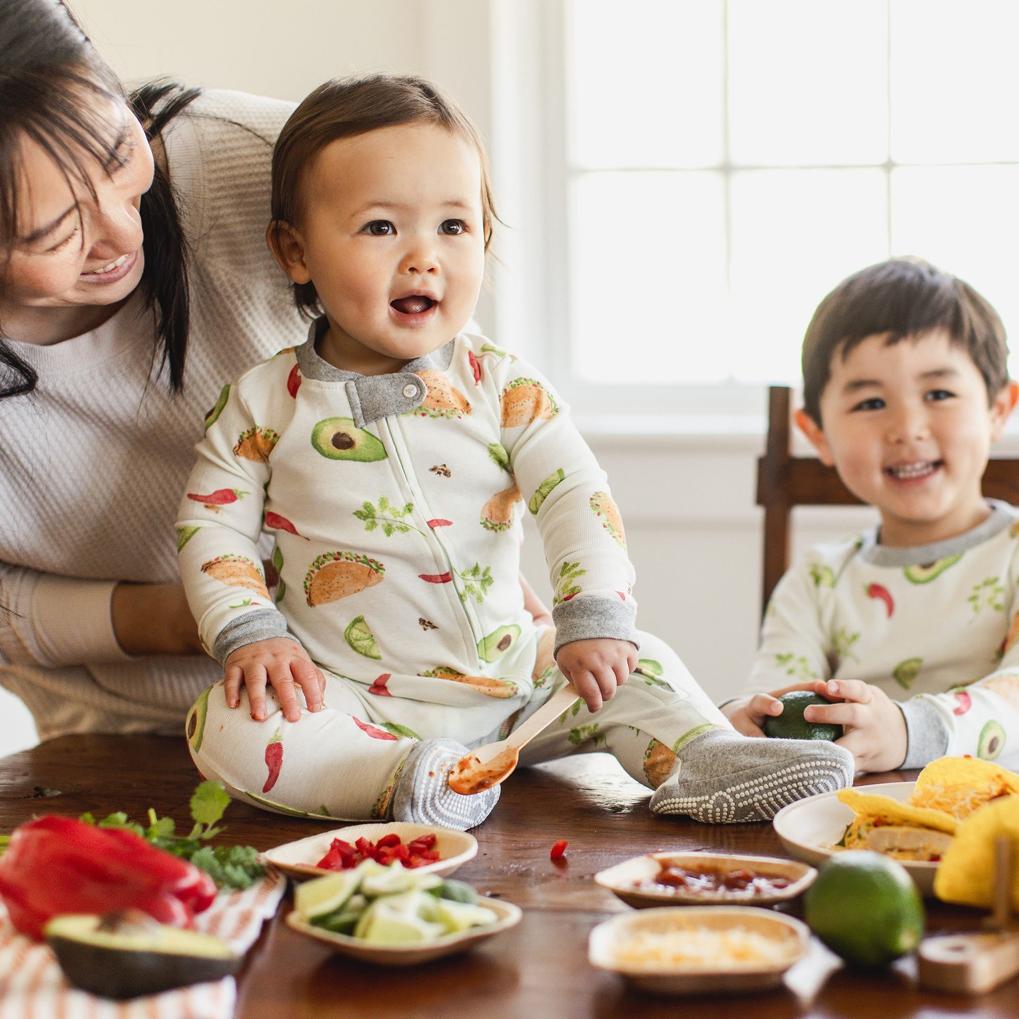 Taco Tuesday Organic Two-Piece Pajamas、mySite、g9winljtr