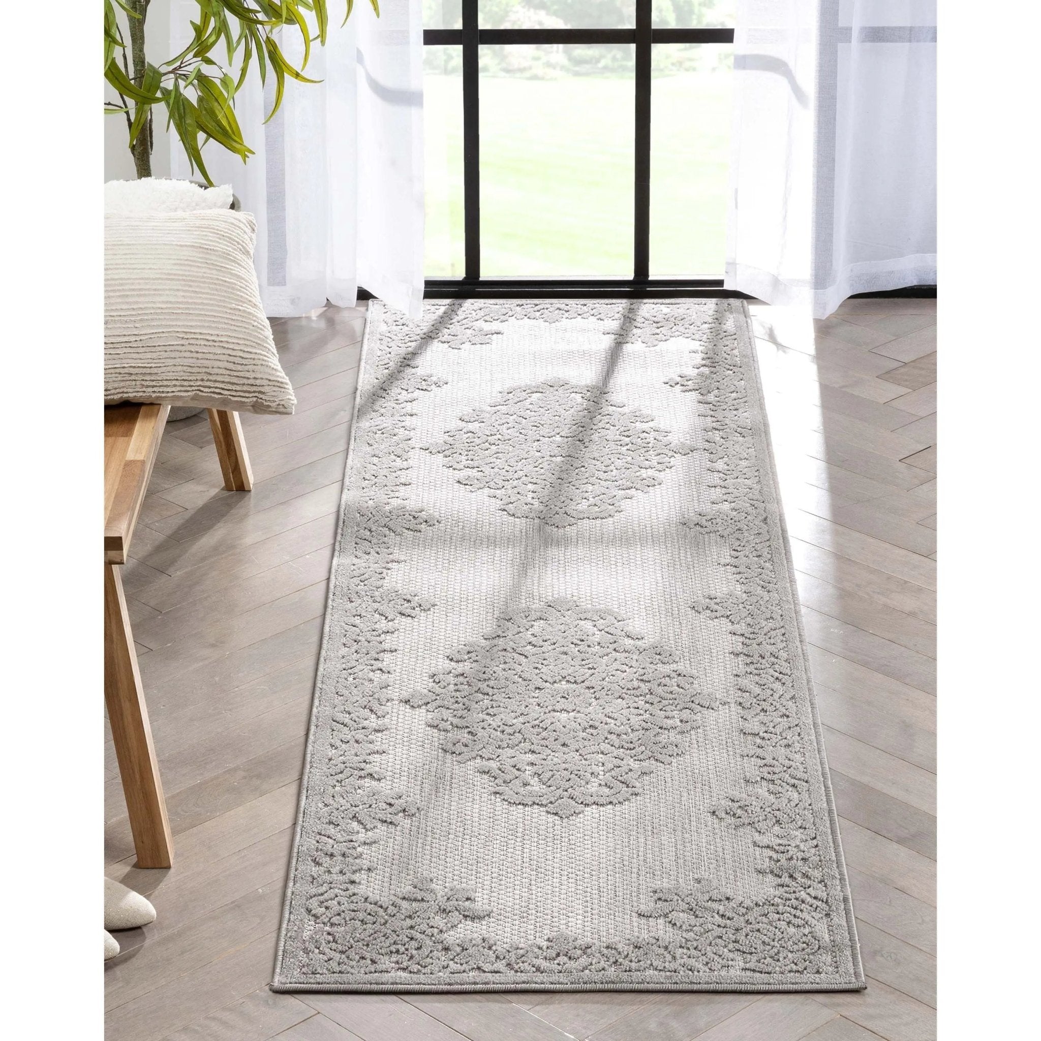 Arid Modern Medallion Persian Indoor/Outdoor Grey High-Low Rug、mySite、gigharbornorthrealestate