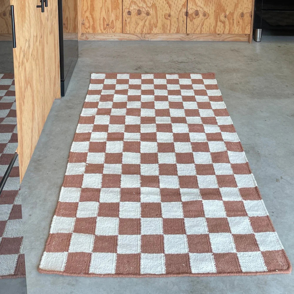 Checkered Rust Natural Area Rug、mySite、gigharbornorthrealestate
