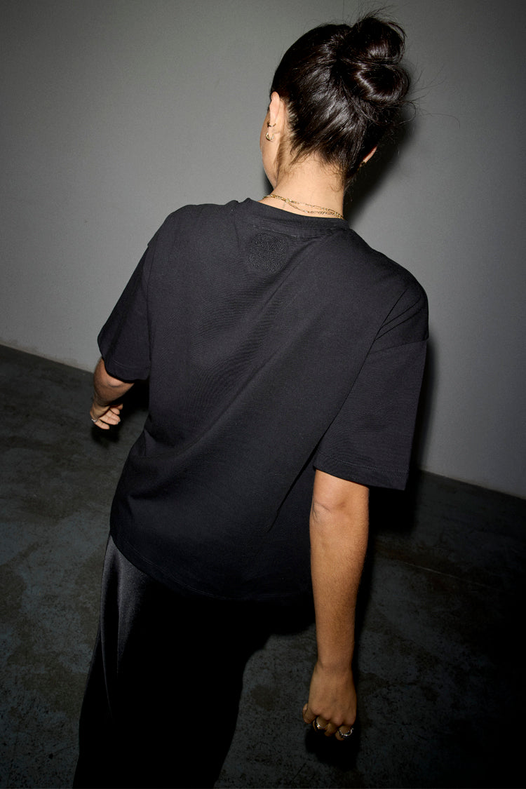 Black Beaded Logo T-shirt、mySite、solidvoid