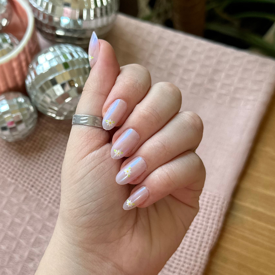 Iridescent Floating Flower - Press-On | Medium | Oval、mySite、solidvoid