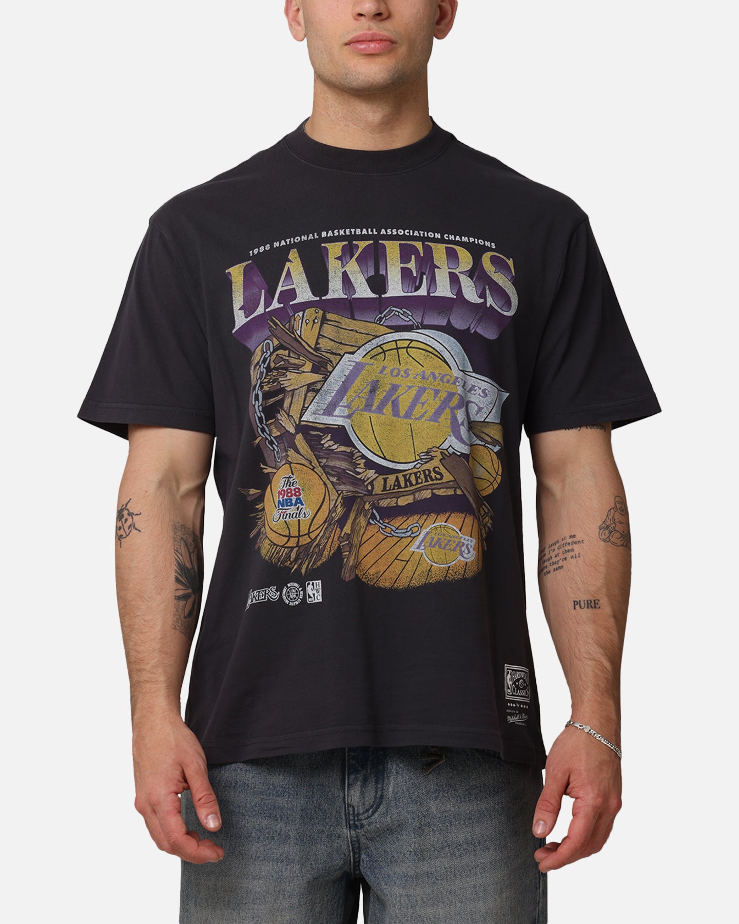 Mitchell & Ness Los Angeles Lakers Bevel Burst T-Shirt Overdyed Black、mySite、zt4zffjzw