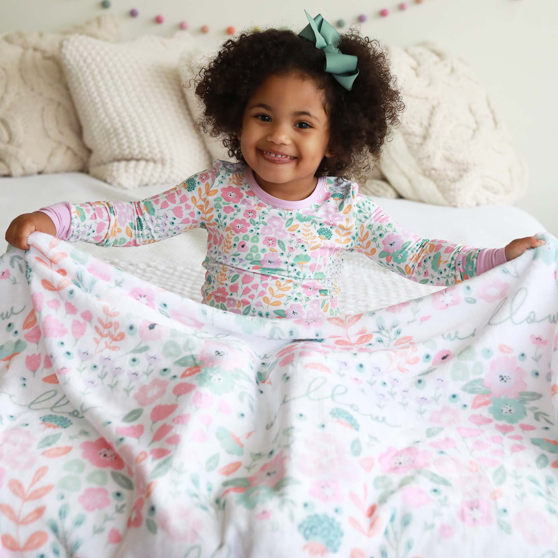  Willow's Whimsy Floral Personalized Kids Blanket、mySite、layawaytickets