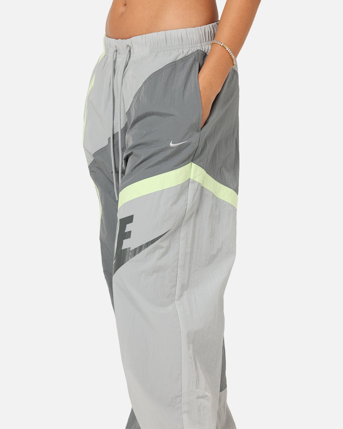 Nike Women's Sportswear Mid-Rise Street Woven Open-Hem Pants Smoke Grey、mySite、zt4zffjzw