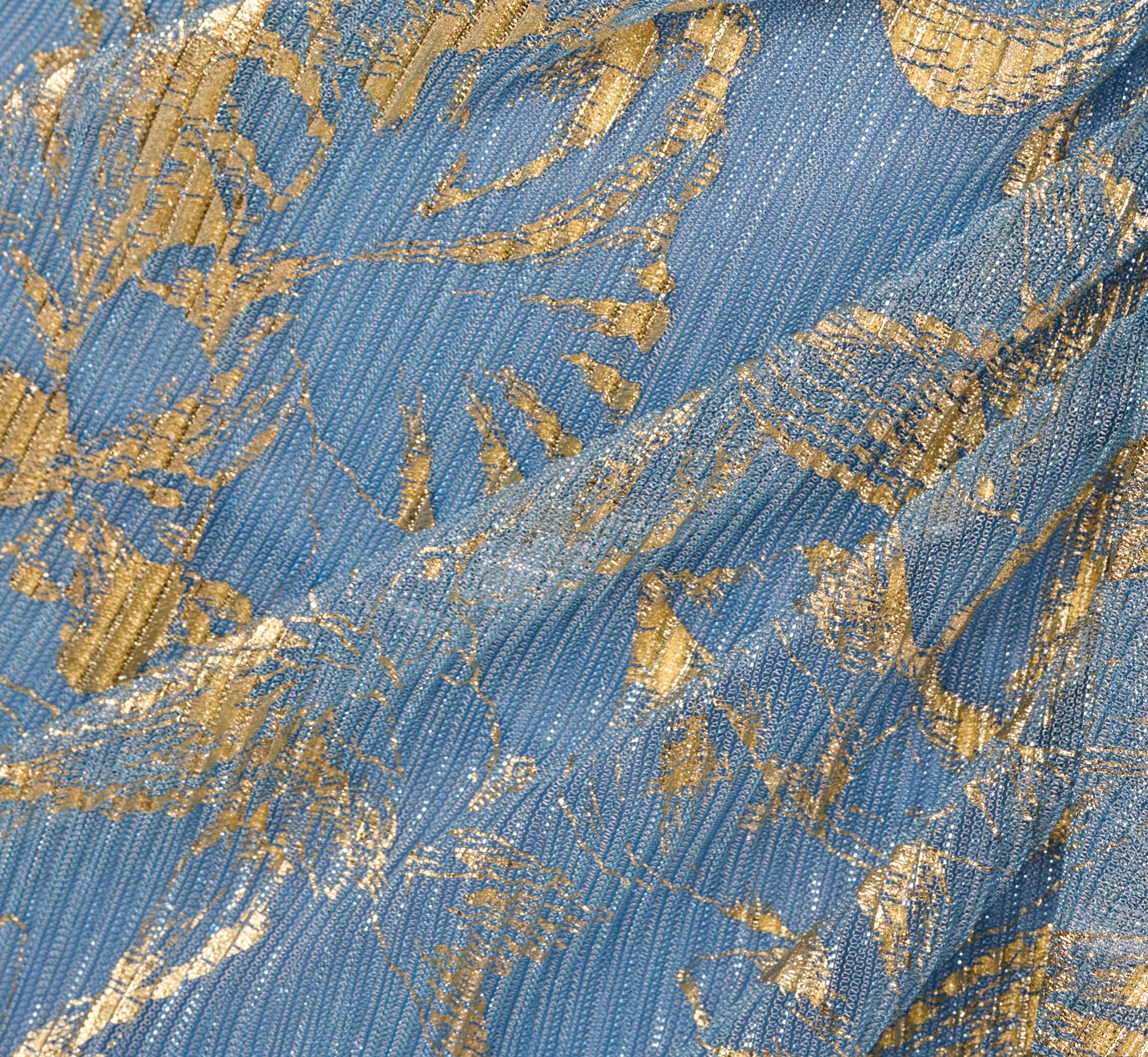 Metallic Crinkle Keyhole Halter Gown In Light Blue Gold、mySite、solidvoid