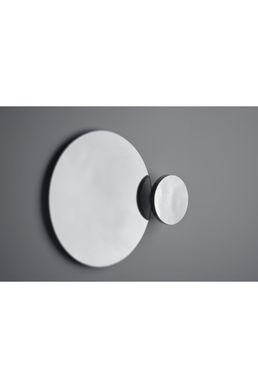 Oak Round Wall Mirror with Fixed Magnifier | Wireworks Eclipse、mySite、neckold