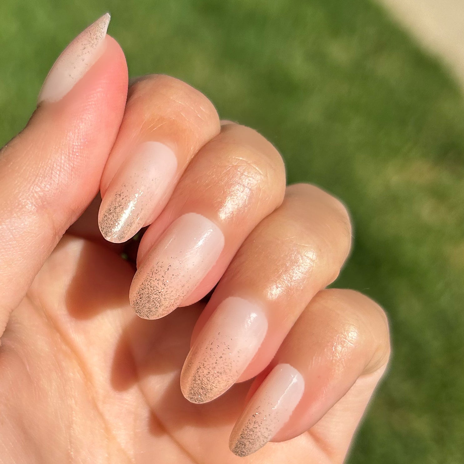 Pink Glitter Gradient - Press-On | Medium | Oval、mySite、solidvoid