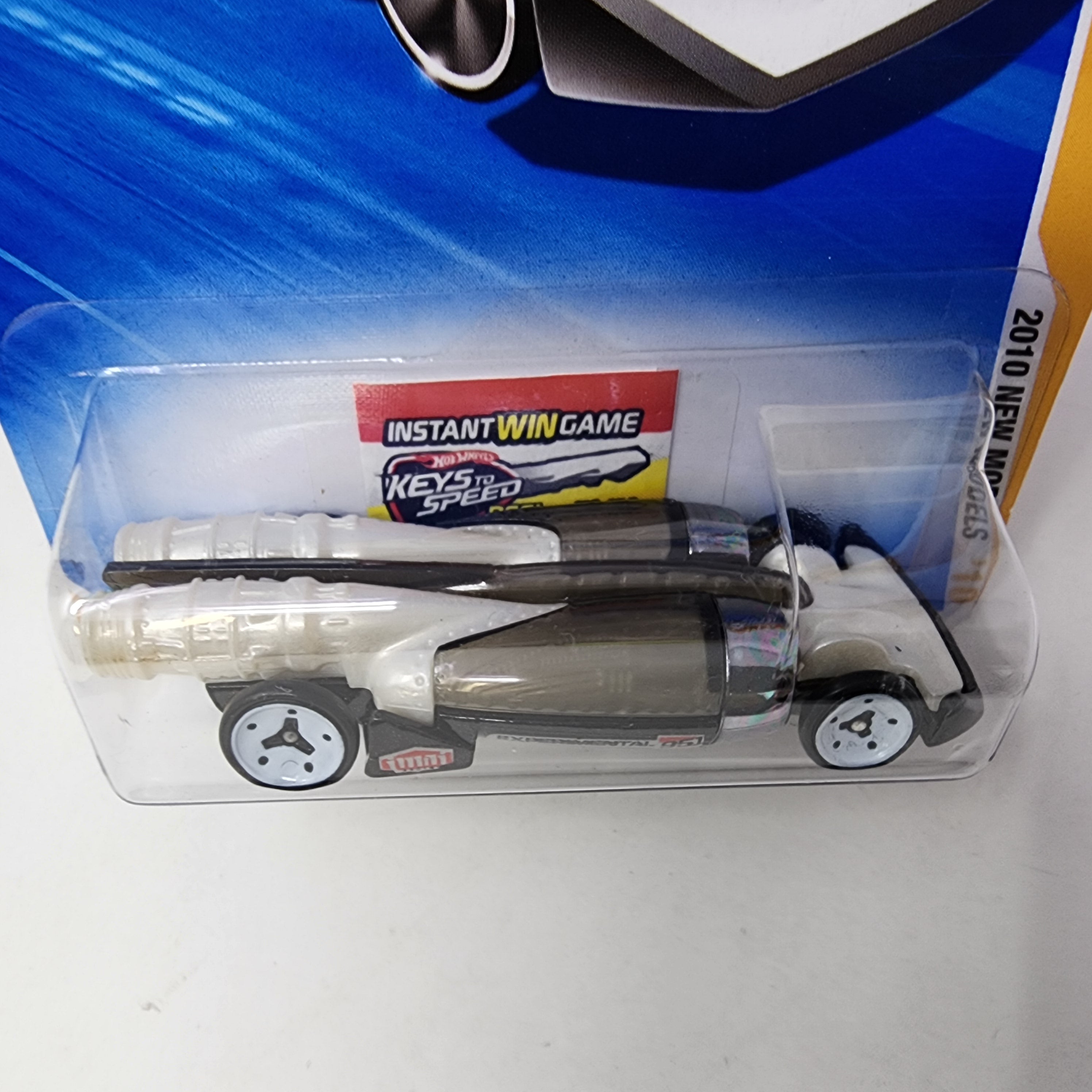 Salt Shaker #31 * White * Hot Wheels 2010 New Models、mySite、hgirdovlk
