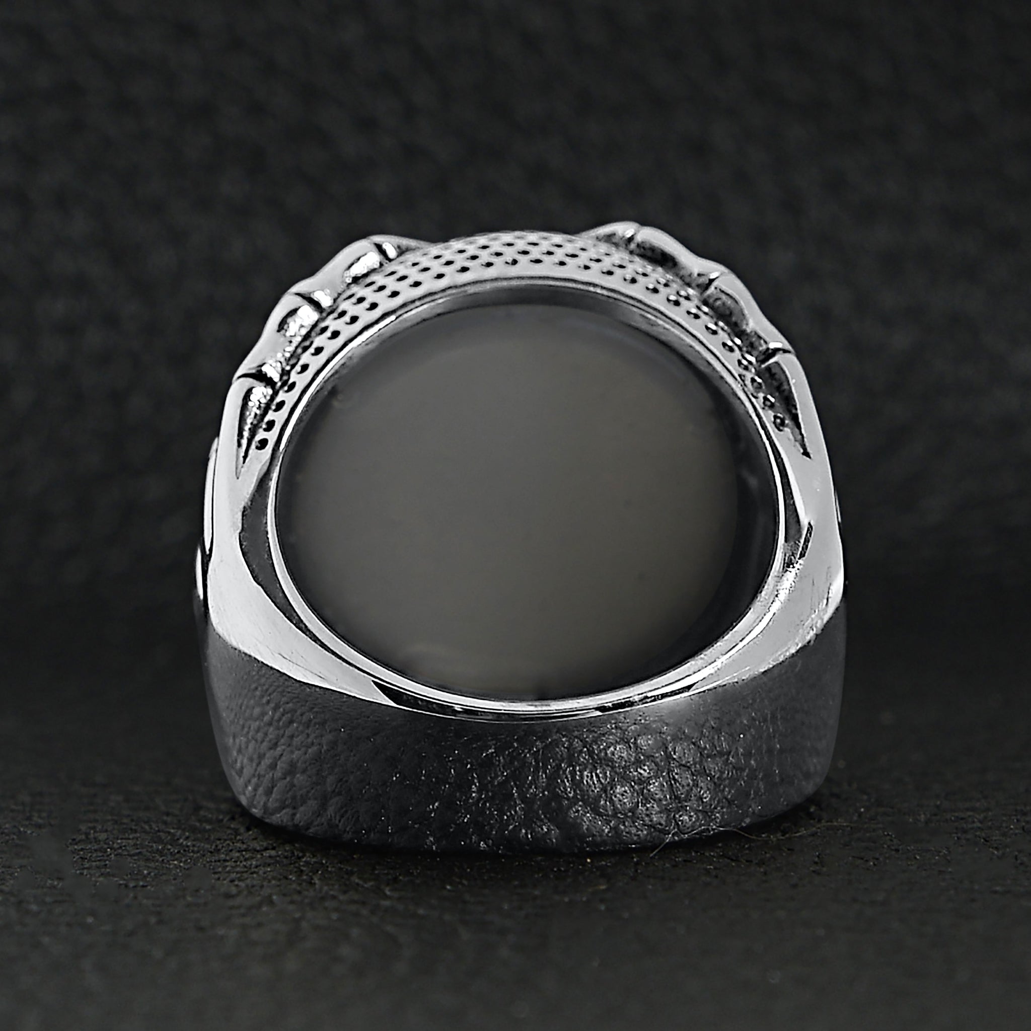 Stainless Steel Skeleton Hands Holding Blue Eyeball Ring / SCR4079、mySite、dreamappss