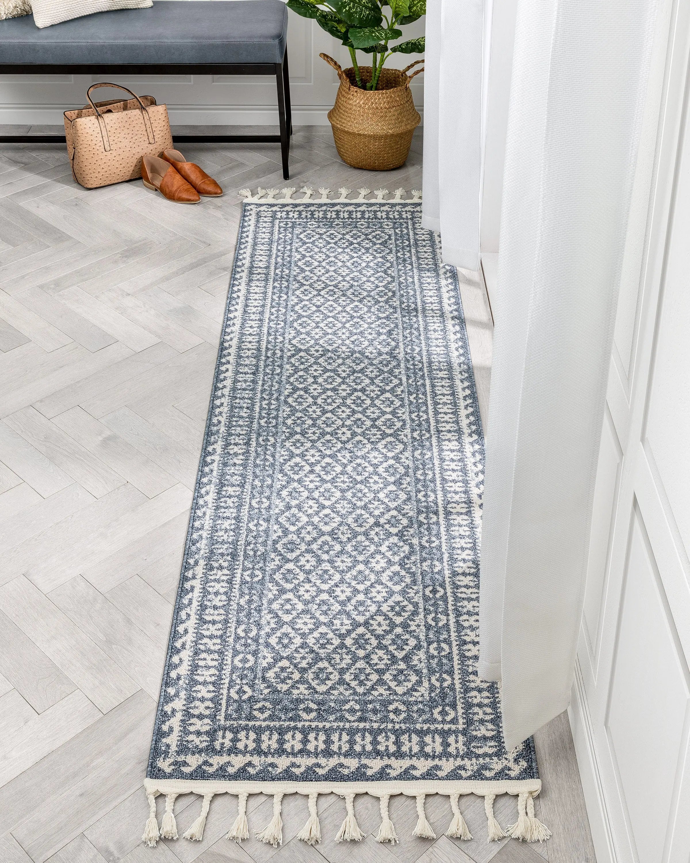 Callista Tribal Trellis Pattern Blue Kilim-Style Rug、mySite、gigharbornorthrealestate