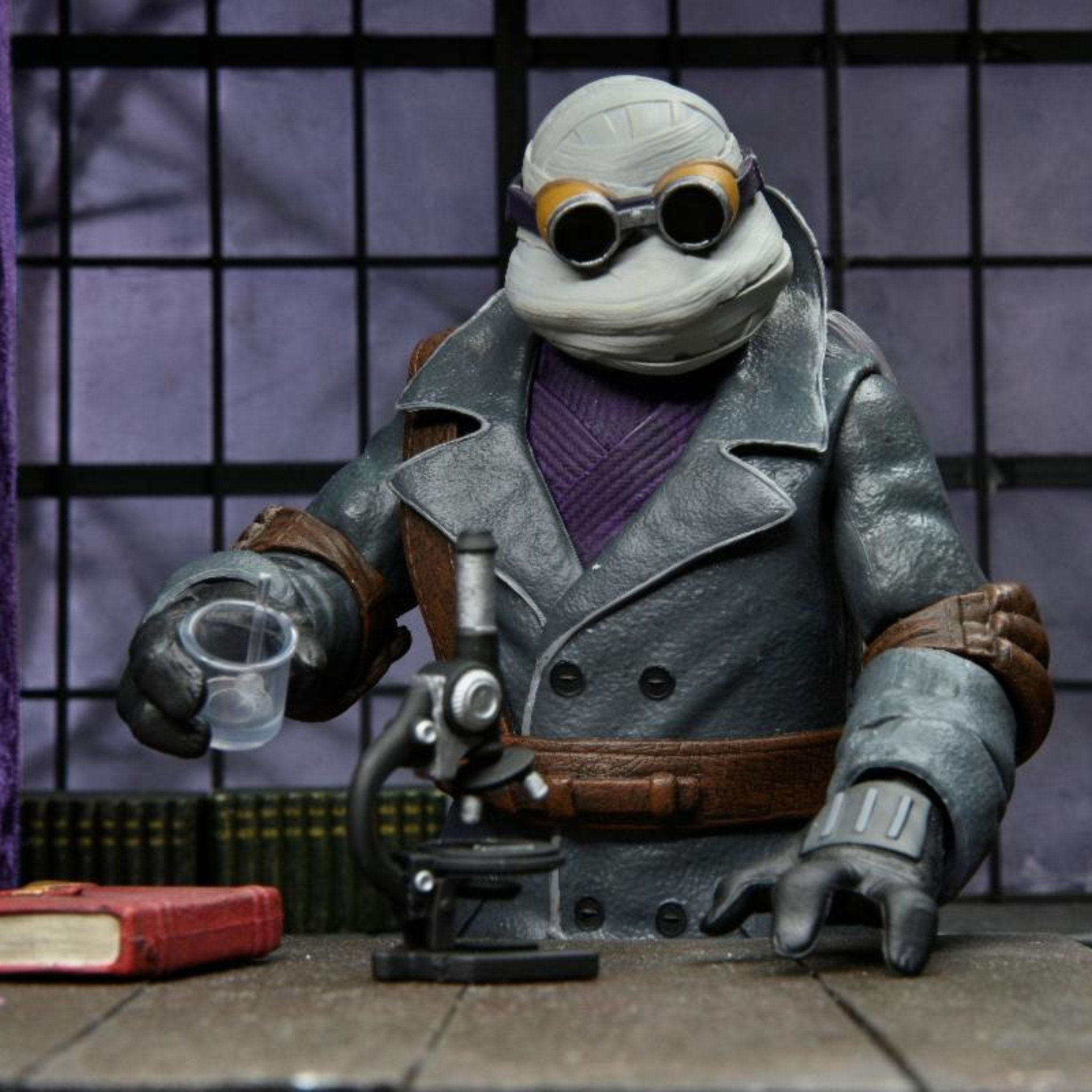 NECA Universal Monsters Teenage Mutant Ninja Turtles Donatello as The Invisible Man、mySite、hgirdovlk