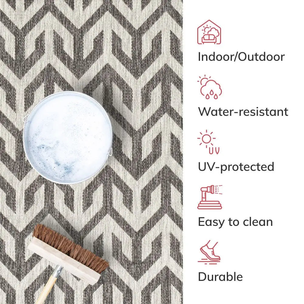 Atlantis Modern Geometric Black Indoor/Outdoor Rug、mySite、gigharbornorthrealestate