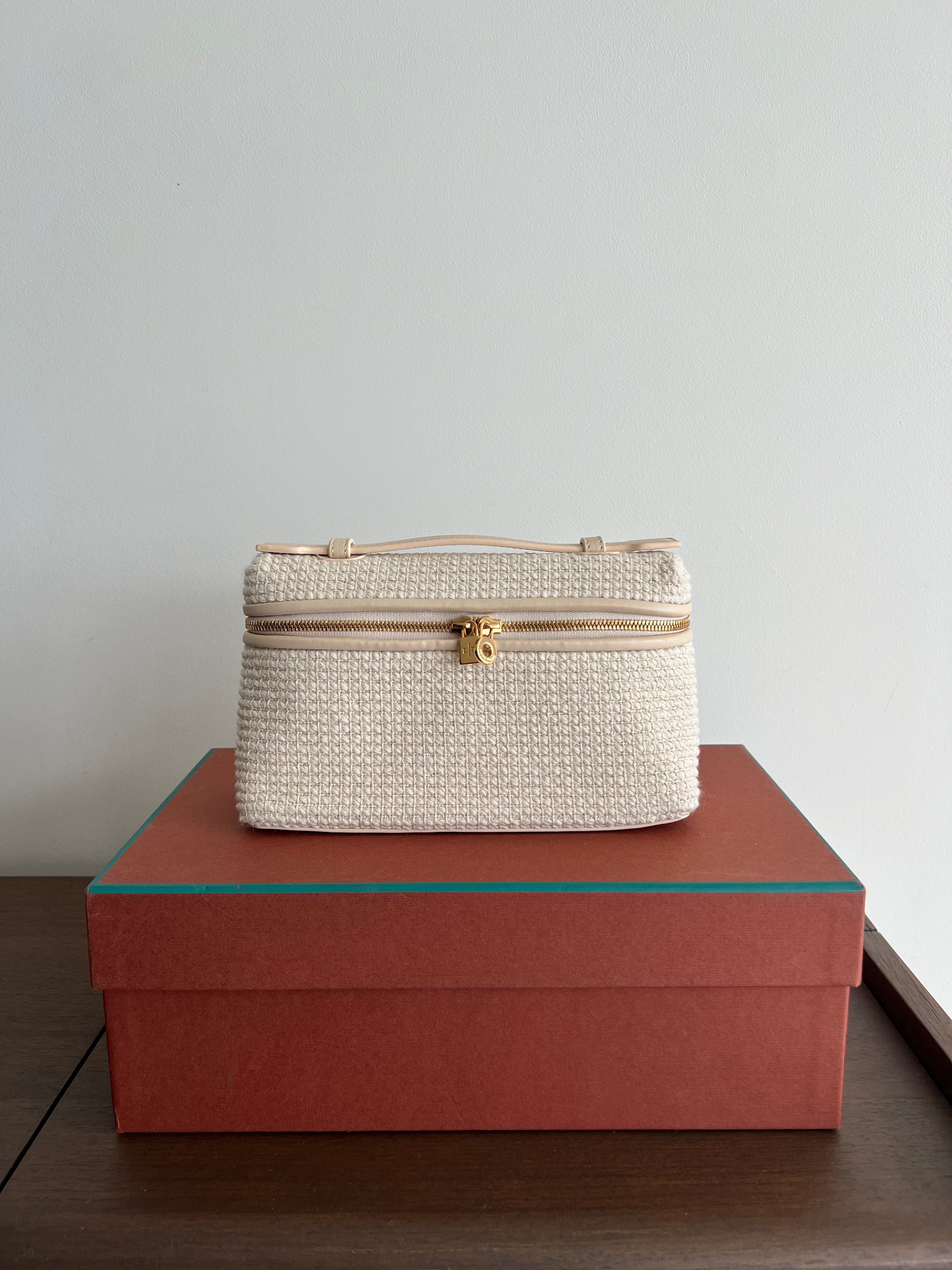 Loro Piana Extra Pocket Pouch L19 (Natural / Lotus Root)、mySite、garminoutage.com