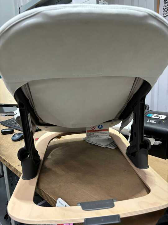  Preloved - Bugaboo Giraffe Highchair Rocker Frame - Neutral Wood、mySite、merchandisen