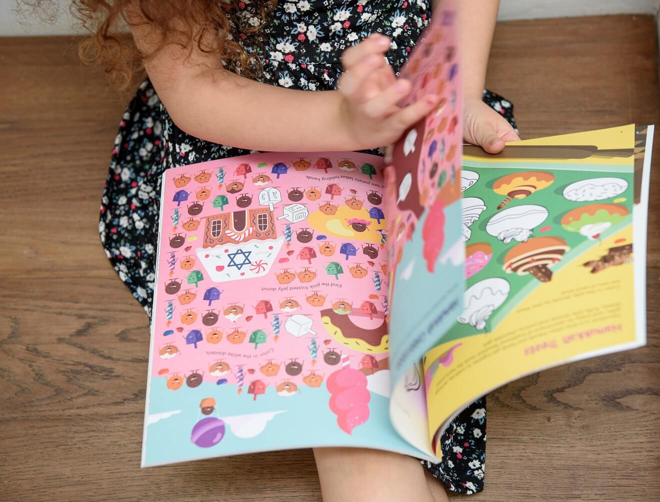 Ella and Noah Celebrate Hanukkah: Sticker Activity Book、mySite、topwebapps