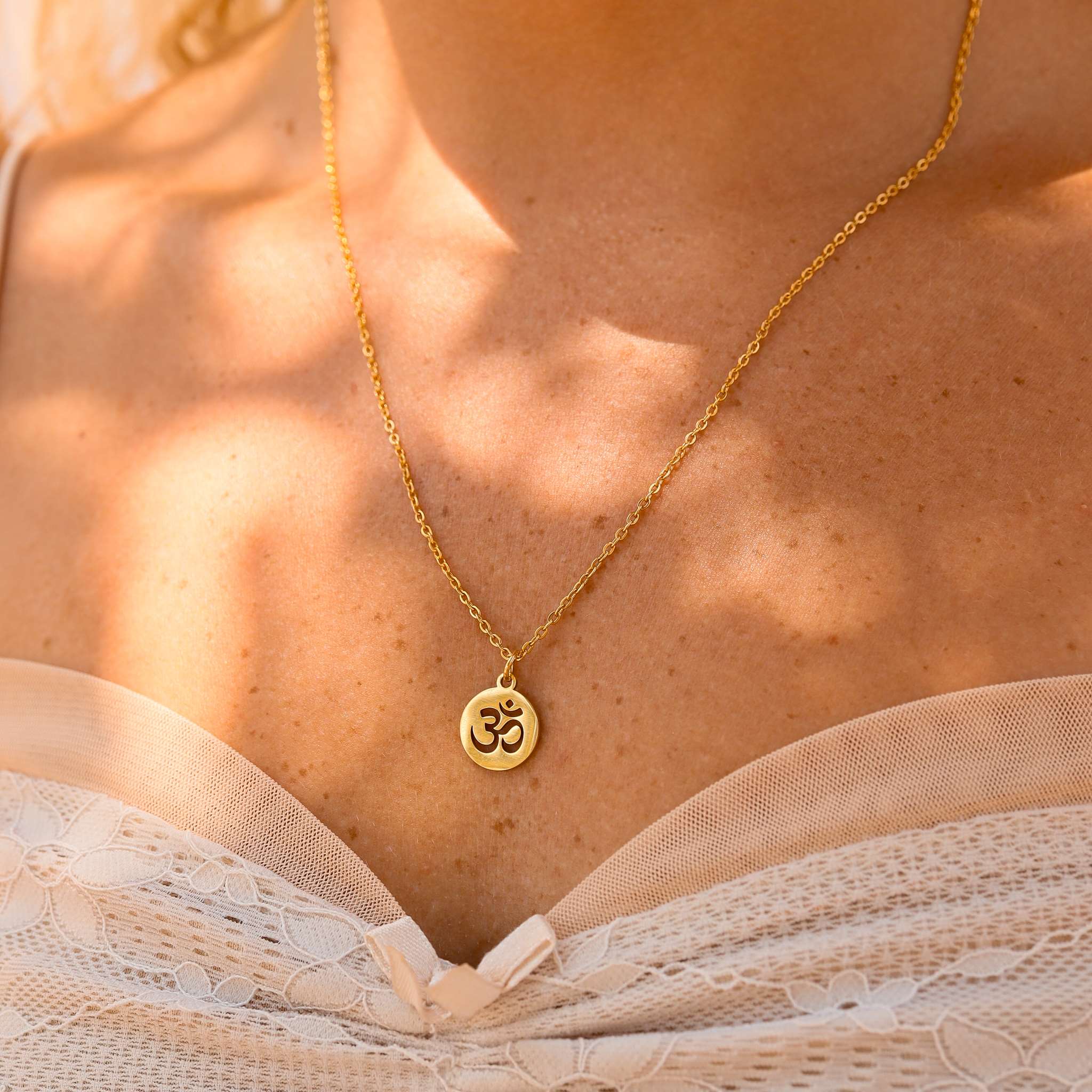 18K Gold PVD Stainless Steel Om Symbol Circle Pendant / PDL0148、mySite、dreamappss