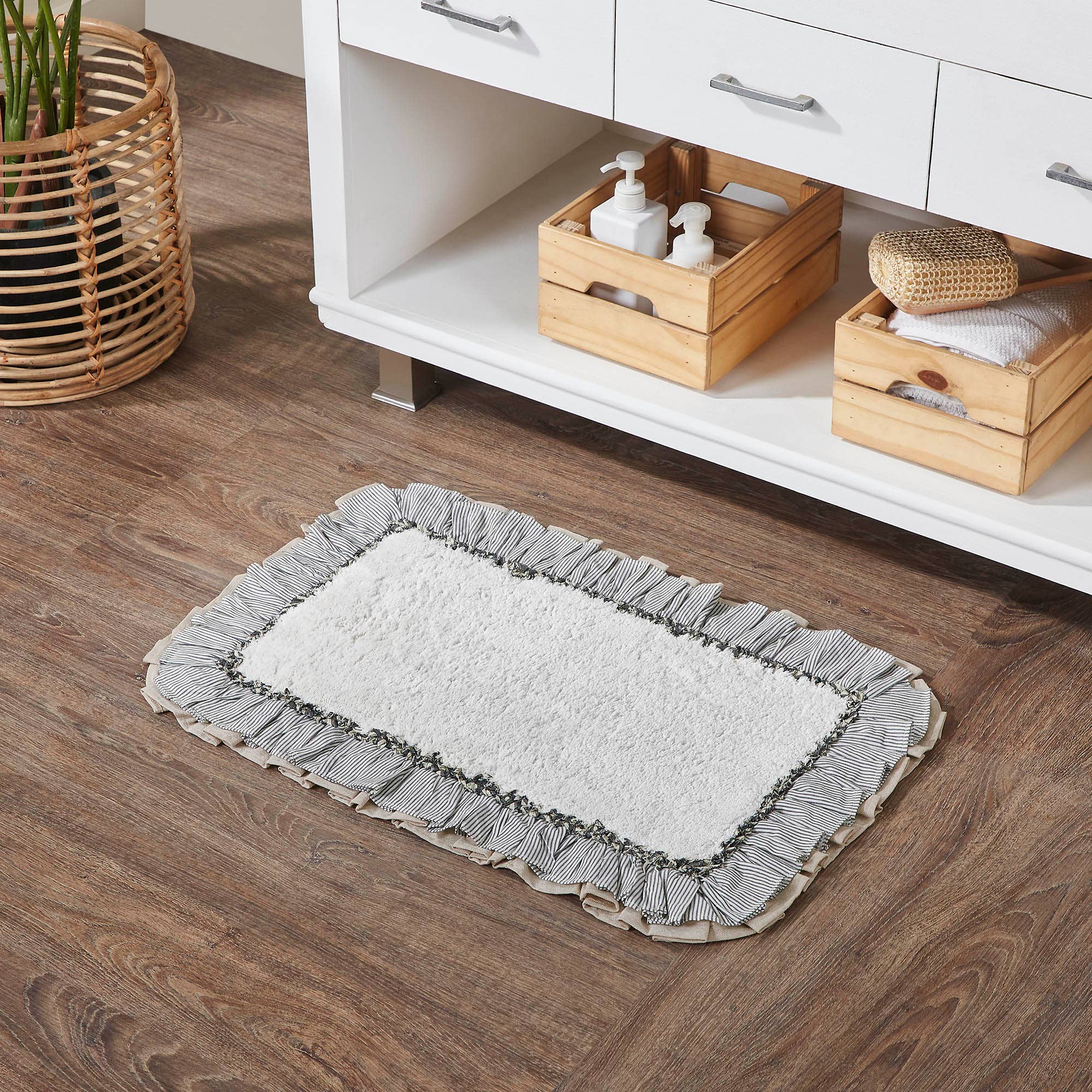 Ashmont Farmhouse Bath Mat-Cream with Blue Stripe & Burlap Ruffles、mySite、g9winljtr
