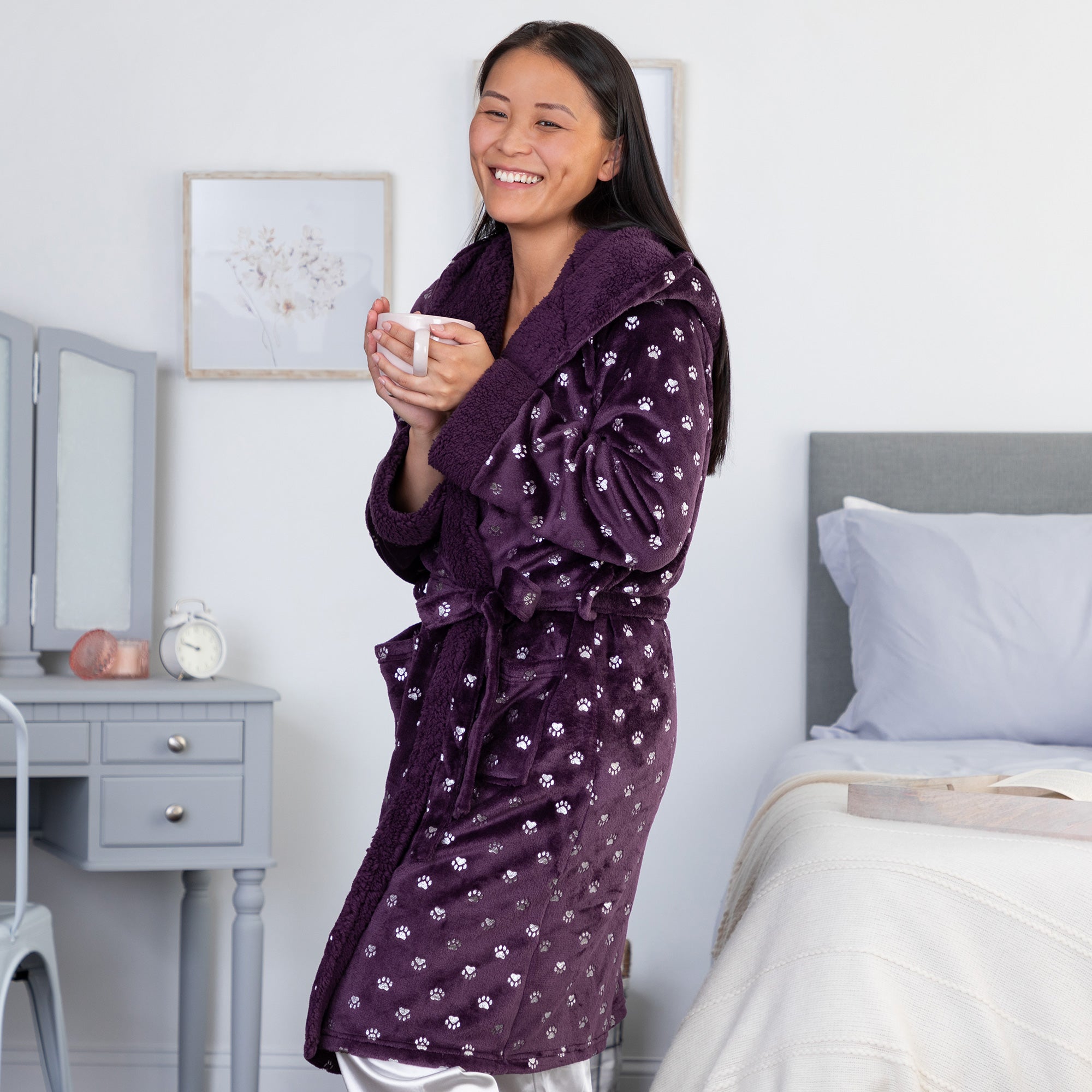 Regal Silver Paws Hooded Robe、mySite、camillekostekn