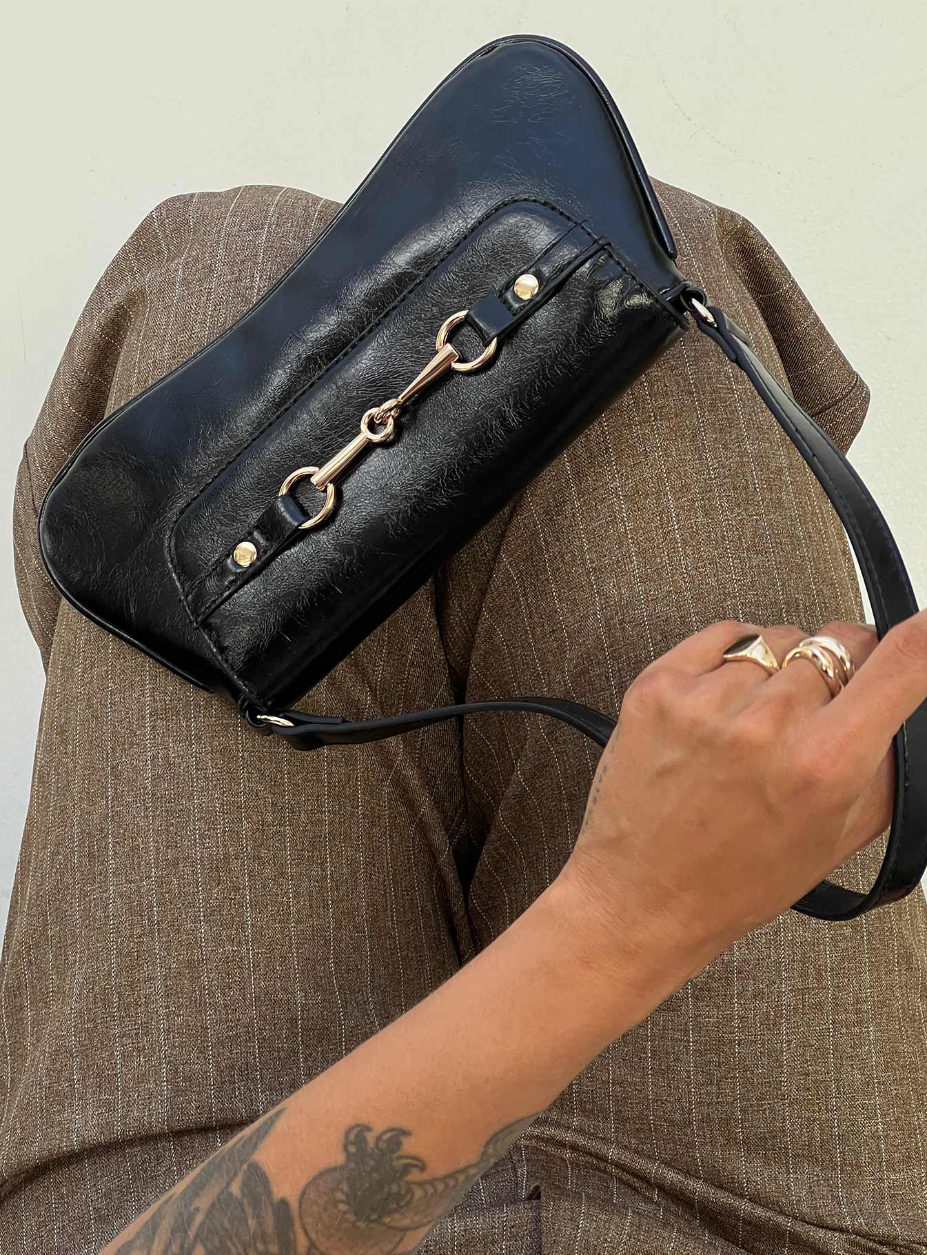 Pulse Shoulder Bag Black / Gold、mySite、solidvoid