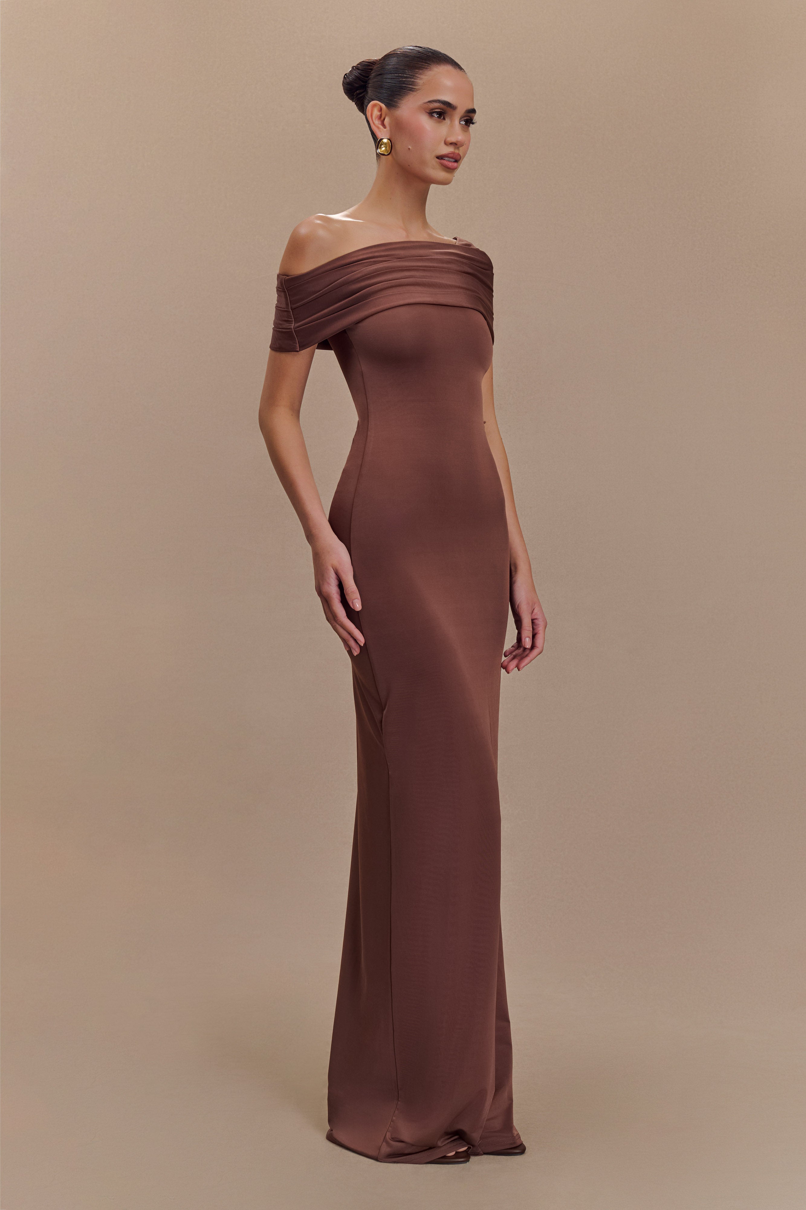 Cassandra Off Shoulder Slinky Maxi Dress - Chocolate、mySite、solidvoid