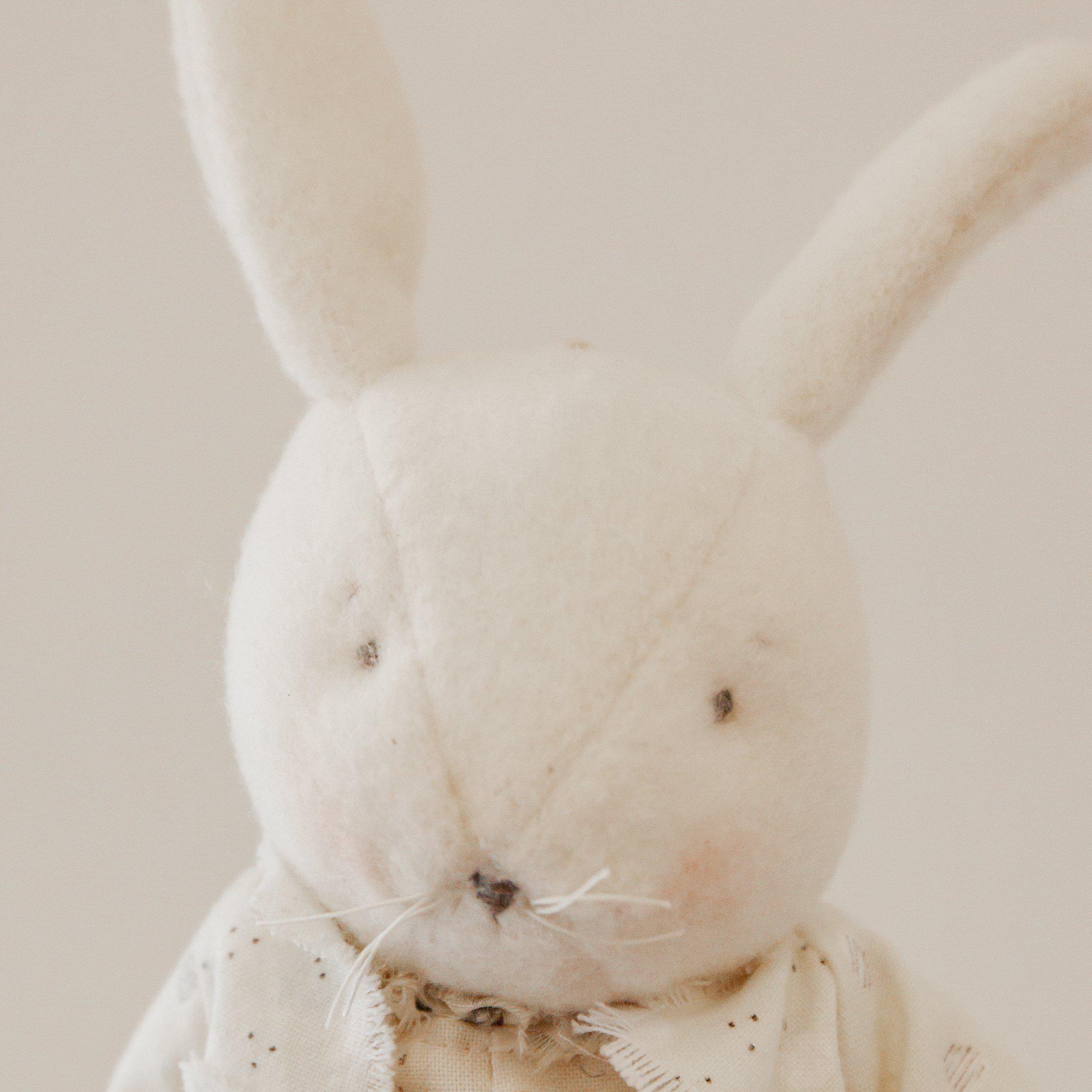 RETIRED - Hutch Studio Original - Sweet Pea - One of A Kind Bunny、mySite、g9winljtr