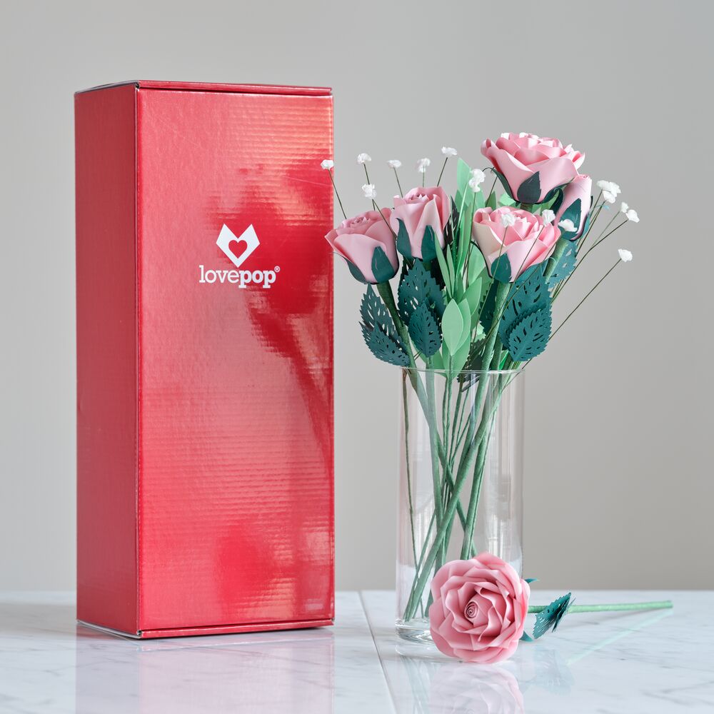 Handcrafted Paper Flowers: Pink Roses (6 Stems) with Monarch Butterfly Pop-Up Card、mySite、solidvoid