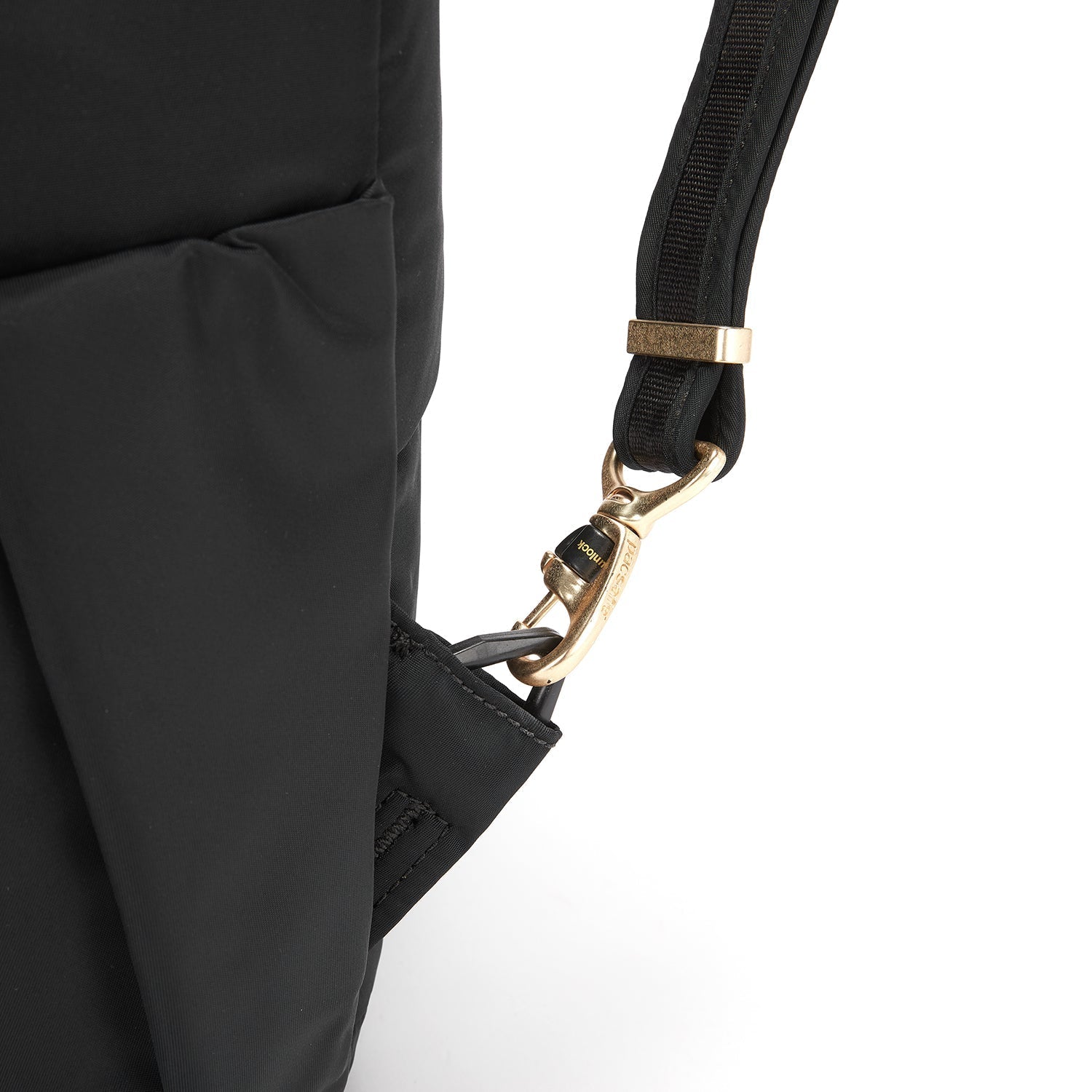 Pacsafe® CX anti-theft backpack、mySite、garagedoors4me