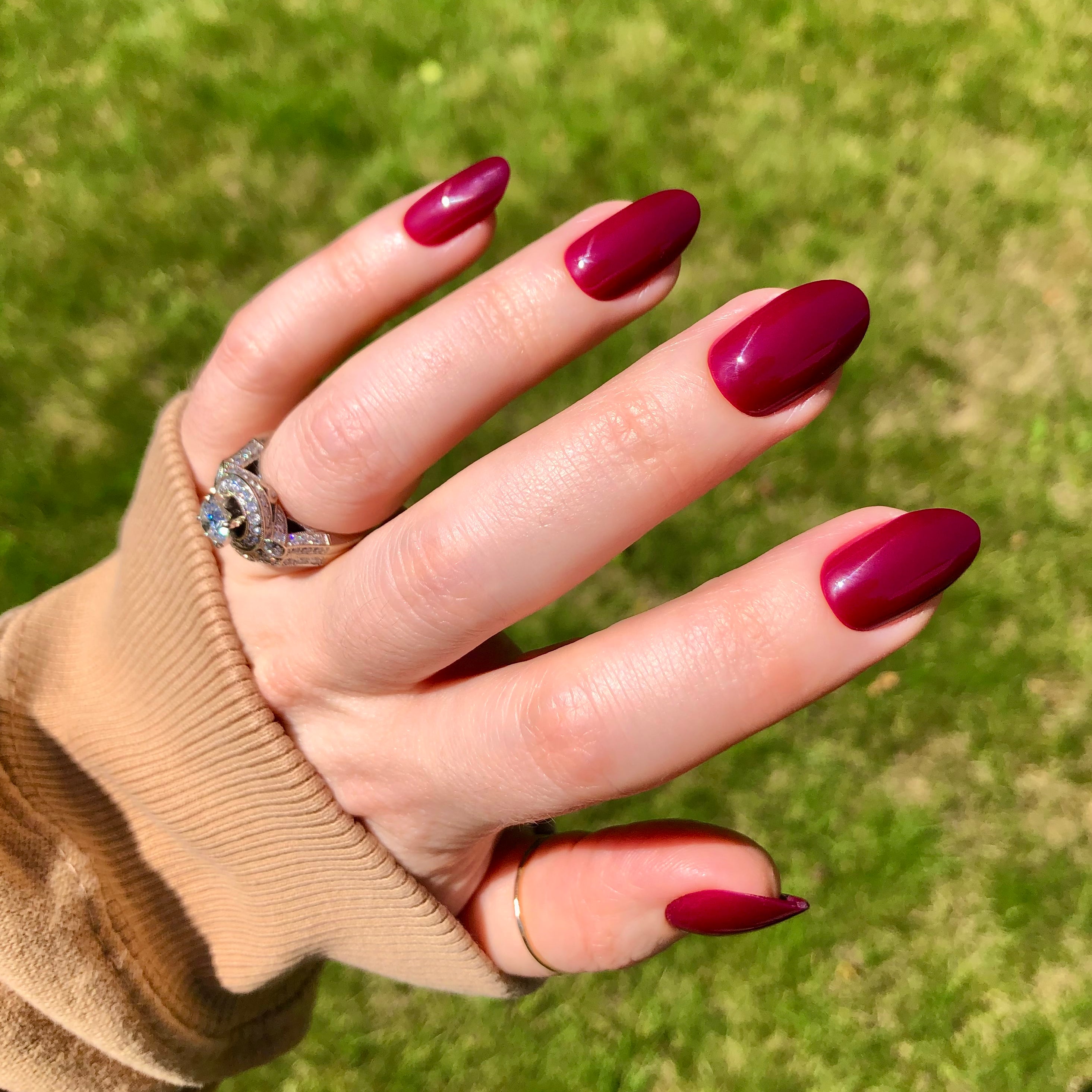 Cabernet | Medium | Oval - Tab Press-On、mySite、solidvoid