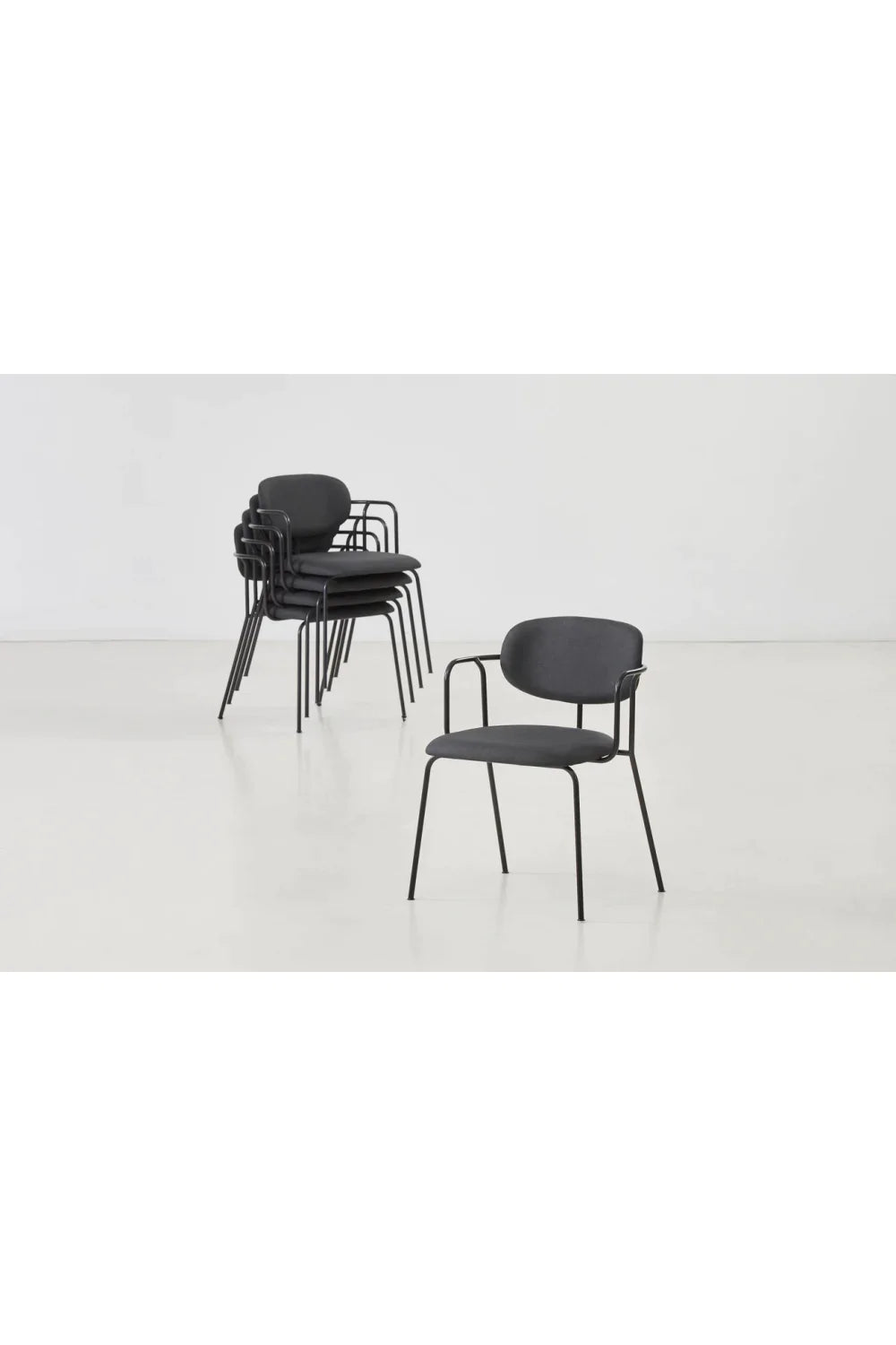Traditional Minimalist Dining Armchair | WOUD Frame、mySite、neckold