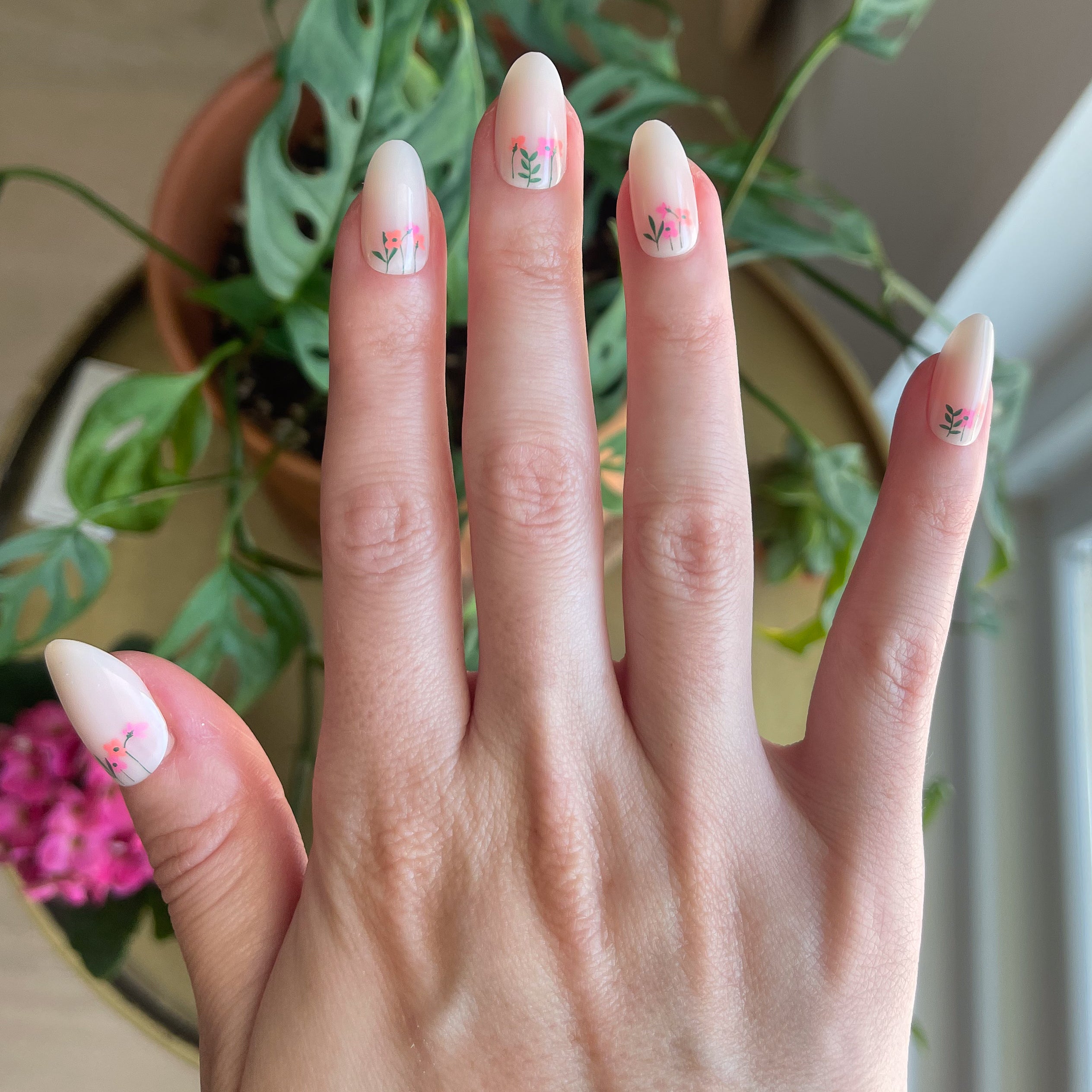 Floral Fields - Press-On | Medium | Oval、mySite、solidvoid