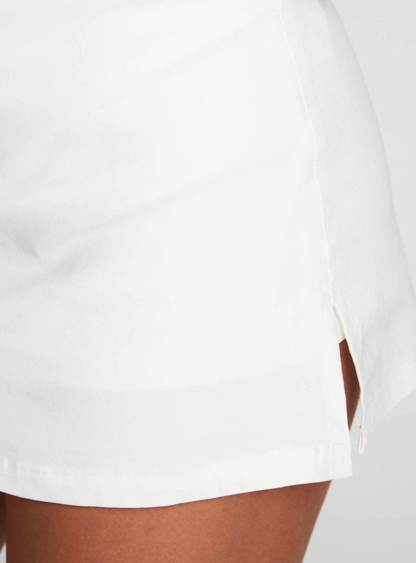 Cant Sleep Skort White Petite、mySite、solidvoid