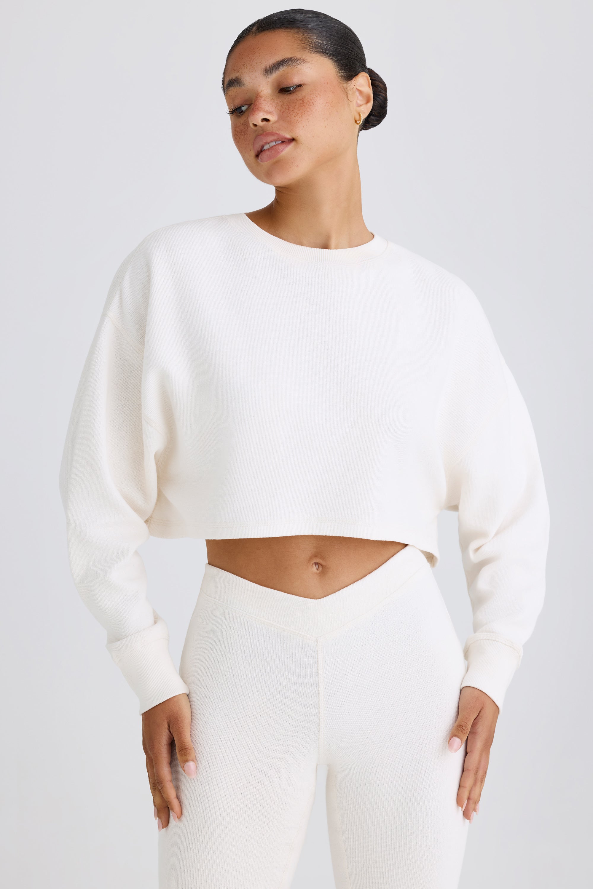 Crew-Neck Open-Back Cropped Sweatshirt in White、mySite、solidvoid
