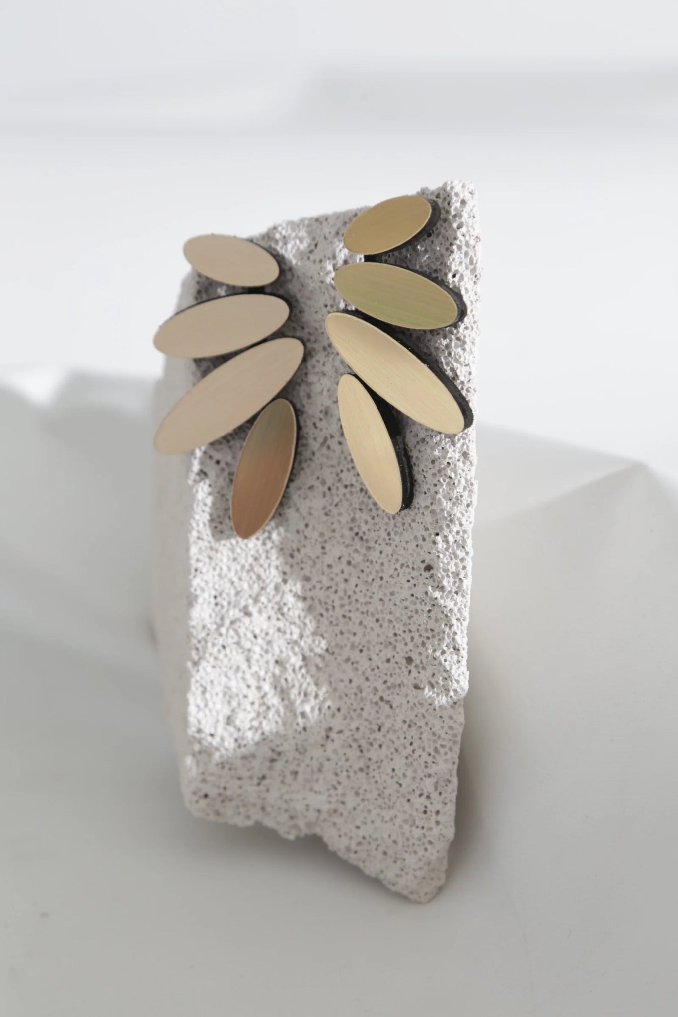  Gold Petals Earrings、mySite、elrpsem3k