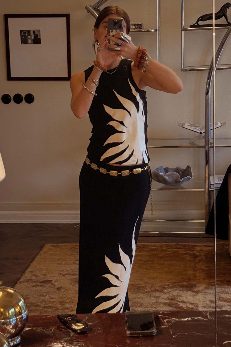 Black Sol Tank Top、mySite、solidvoid