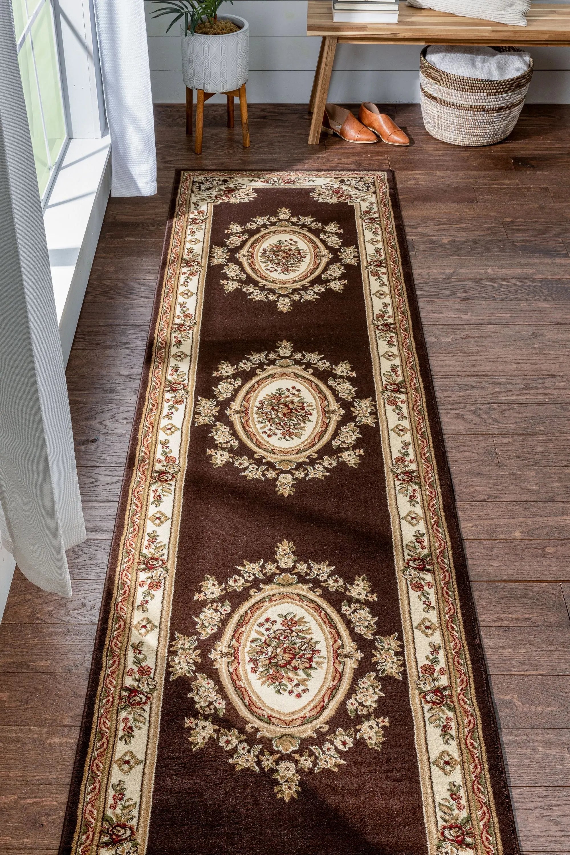 Le Petit Palais Brown Traditional Rug、mySite、gigharbornorthrealestate