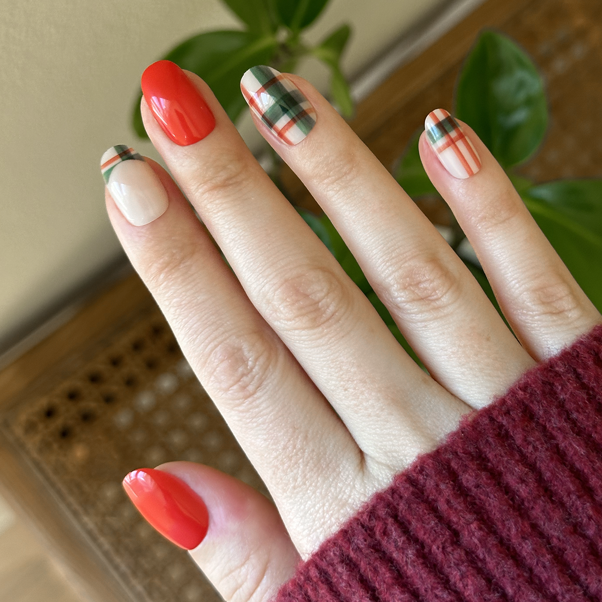 Handpainted Plaid - Press-On | Short | Round、mySite、solidvoid