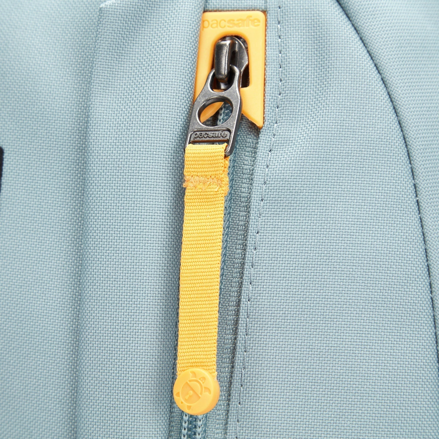 Pacsafe® GO 25L anti-theft backpack、mySite、garagedoors4me