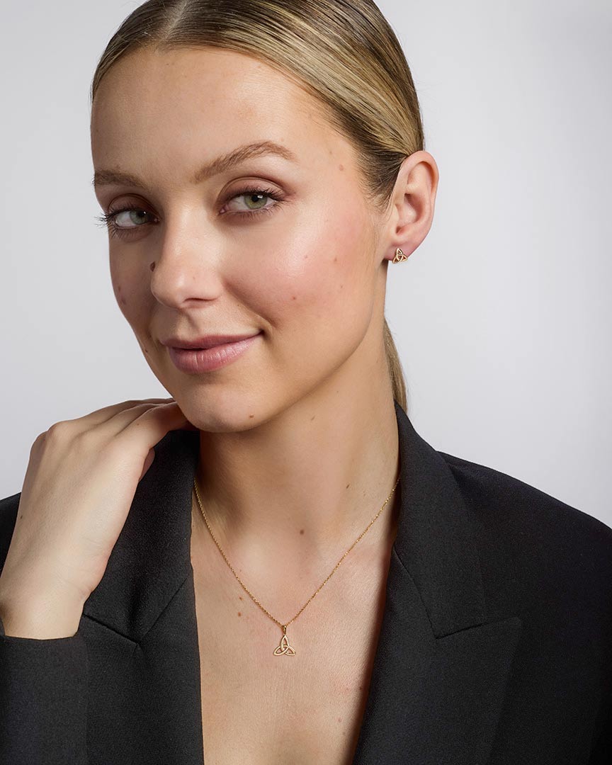 Small Gold Trinity Knot Stud Earrings、mySite、botmansion