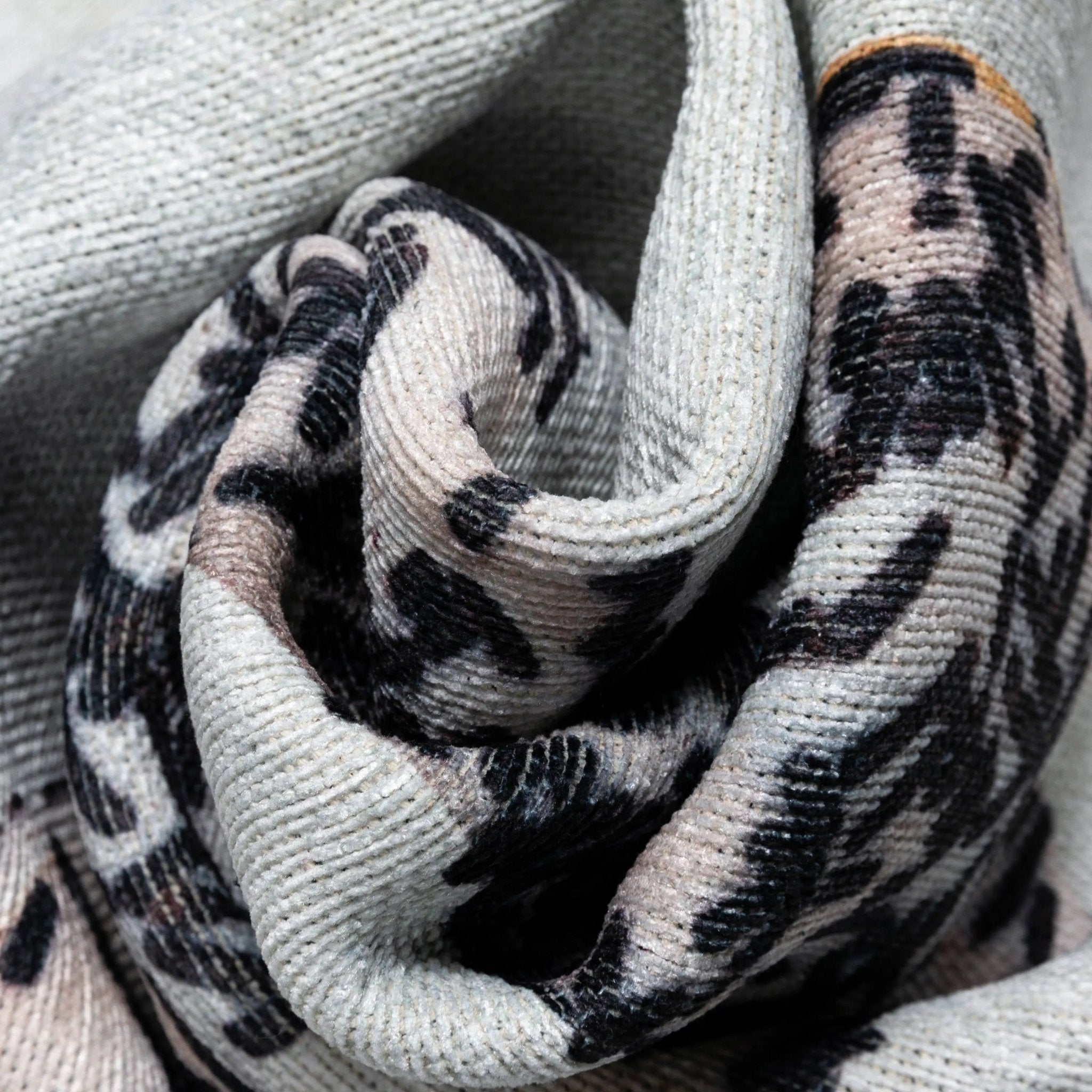 Multi White Sprinkles Donut Novelty Ivory Black Flat-Weave Rug、mySite、gigharbornorthrealestate