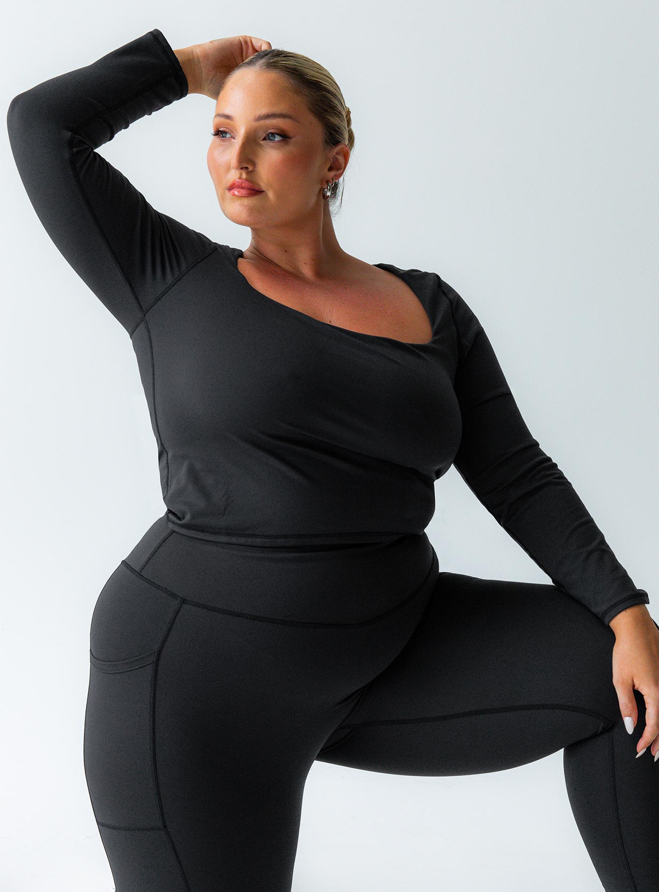 Thriving Activewear Top Black Curve、mySite、solidvoid