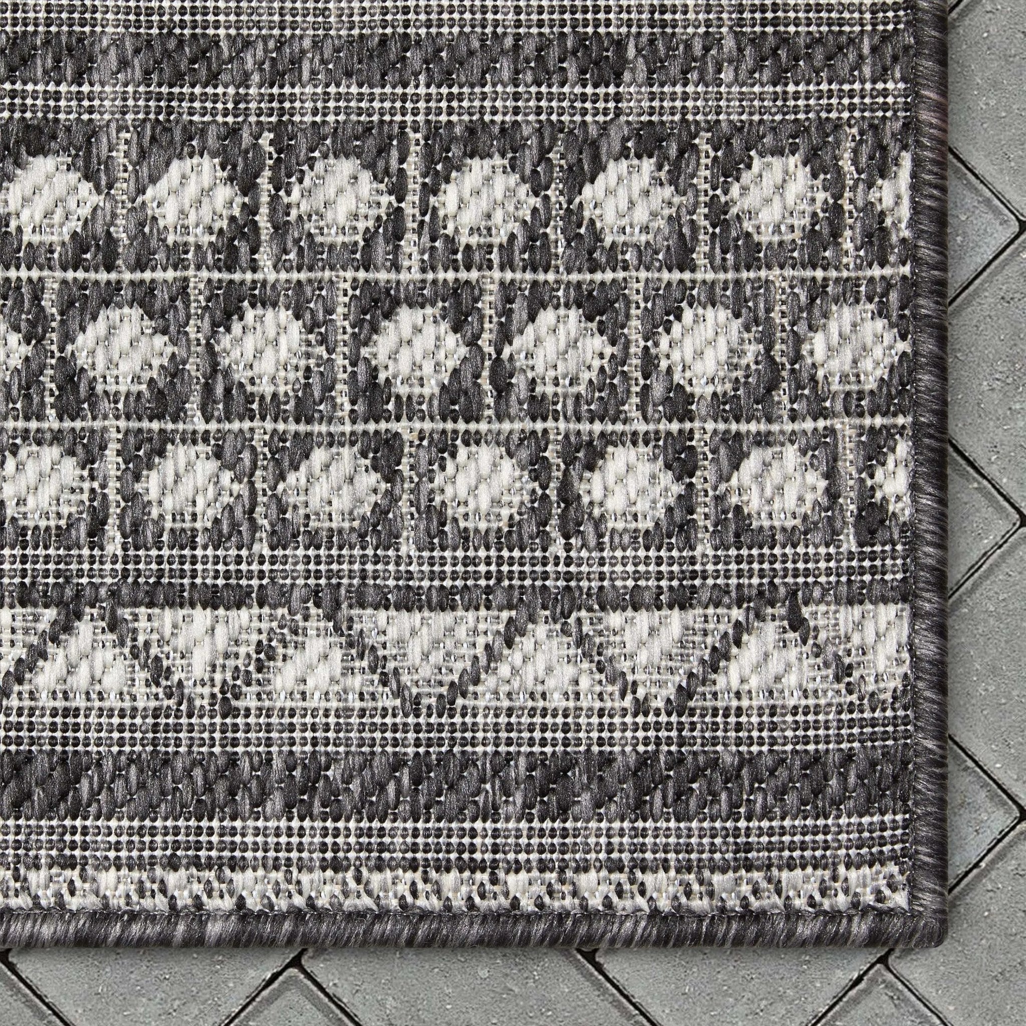 Arwen Tribal Indoor/Outdoor Black Textured Rug、mySite、gigharbornorthrealestate