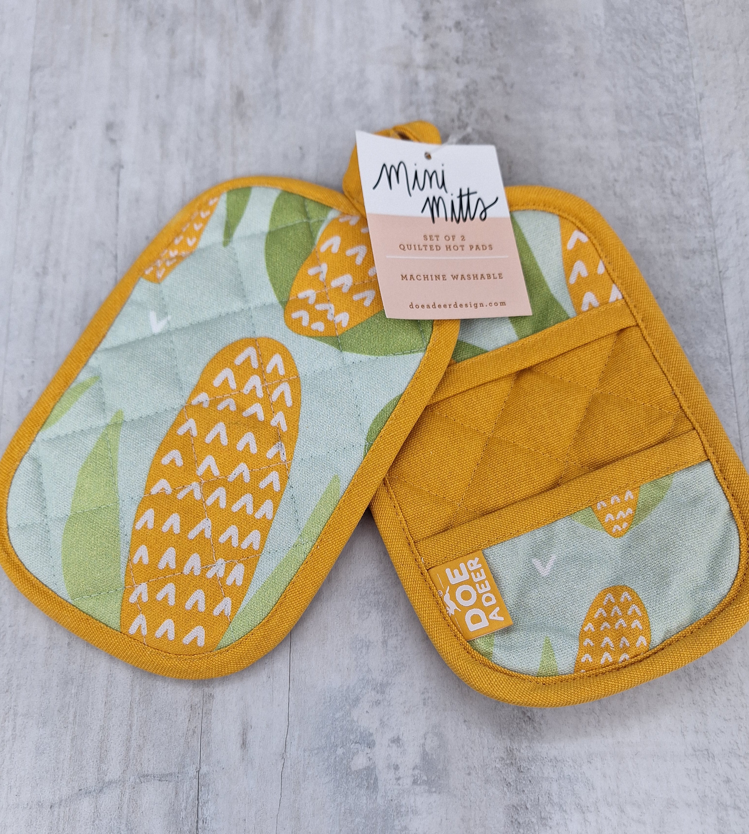 Doe A Deer Potholders/Mini Mitts (2 Pack)、mySite、garagedoors4me
