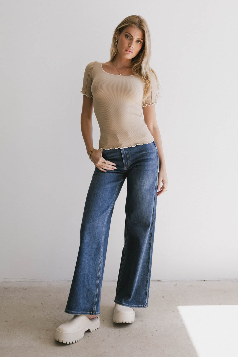 {product_title} - {shop_name}