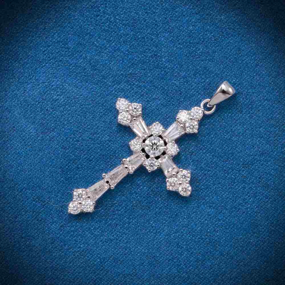 Moissanite Latin Cross Pendant 14K Gold、mySite、hinf8tx79