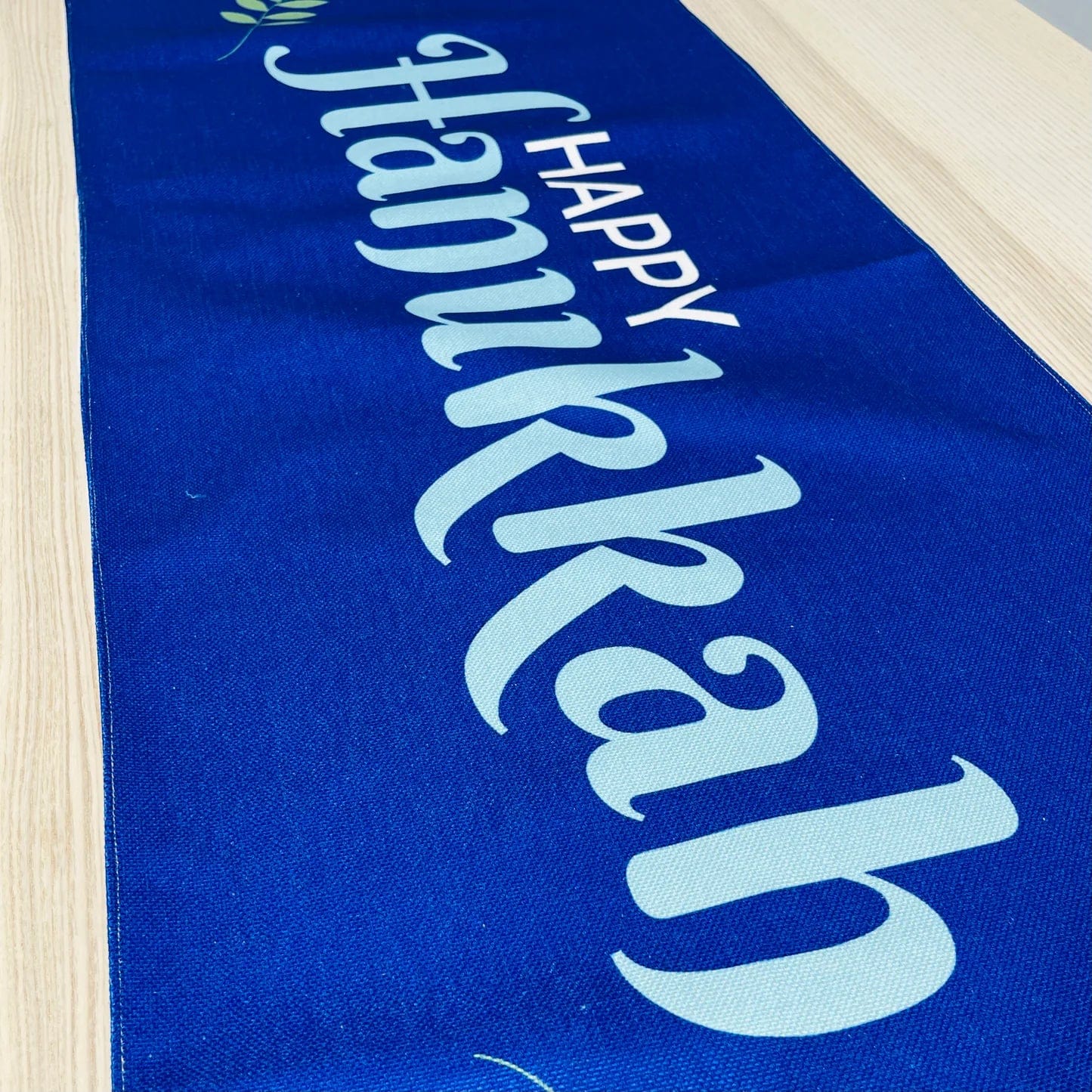Blue Happy Hanukkah Table Runner、mySite、topwebapps