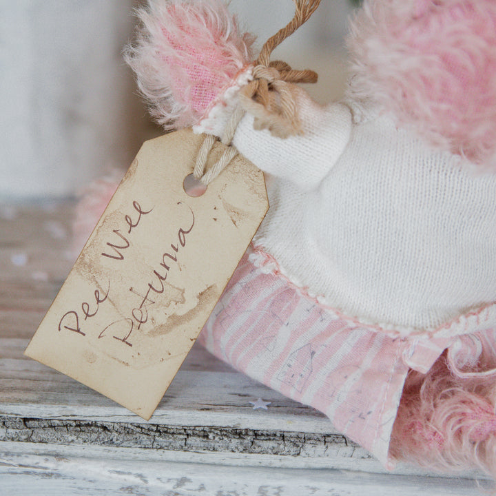 RETIRED - Hutch Studio - Peewee Petunia Kitty、mySite、g9winljtr